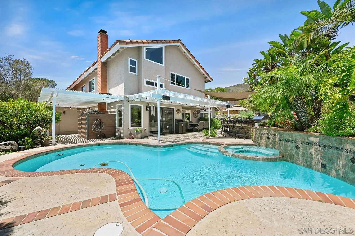 https://cdn.realtyfeed.com/cdn/127/260011186/f7e05598d1e541ca00606f577efd23b6.webp