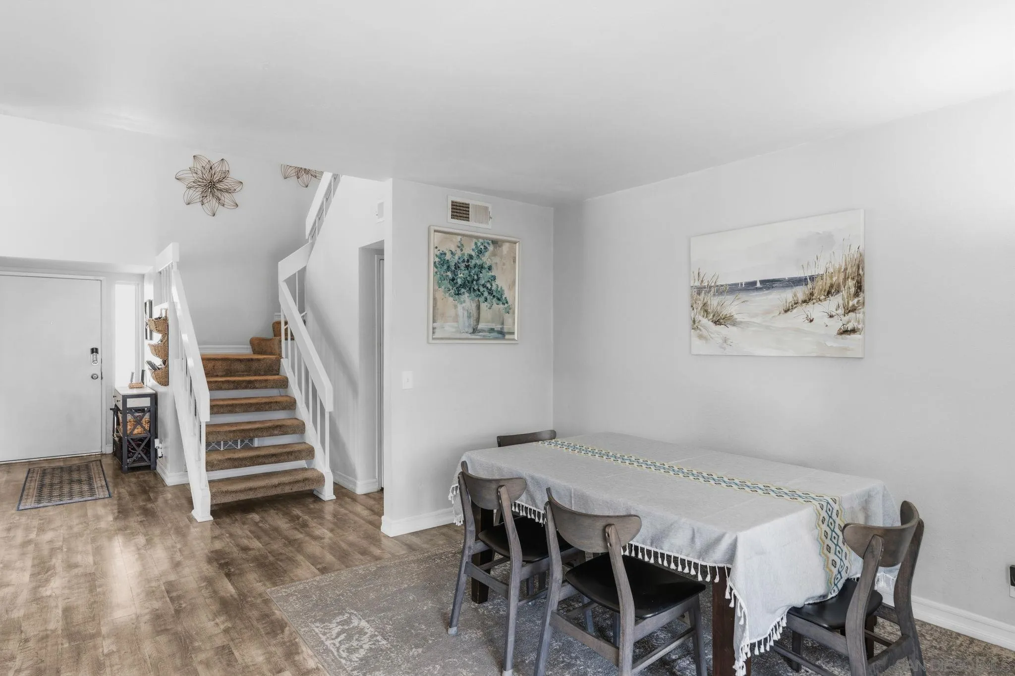 https://cdn.realtyfeed.com/cdn/127/260011187/0b03b5414d620e15a46715909da7342c.webp