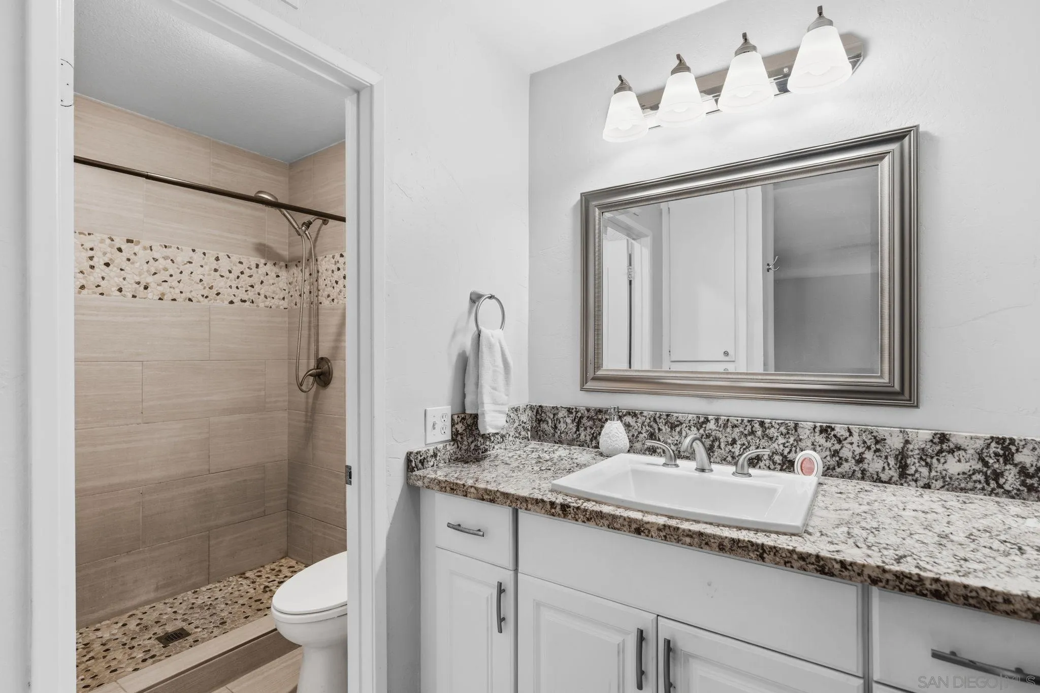 https://cdn.realtyfeed.com/cdn/127/260011187/c5a0b347e8d6e5808051bc1c53b44441.webp