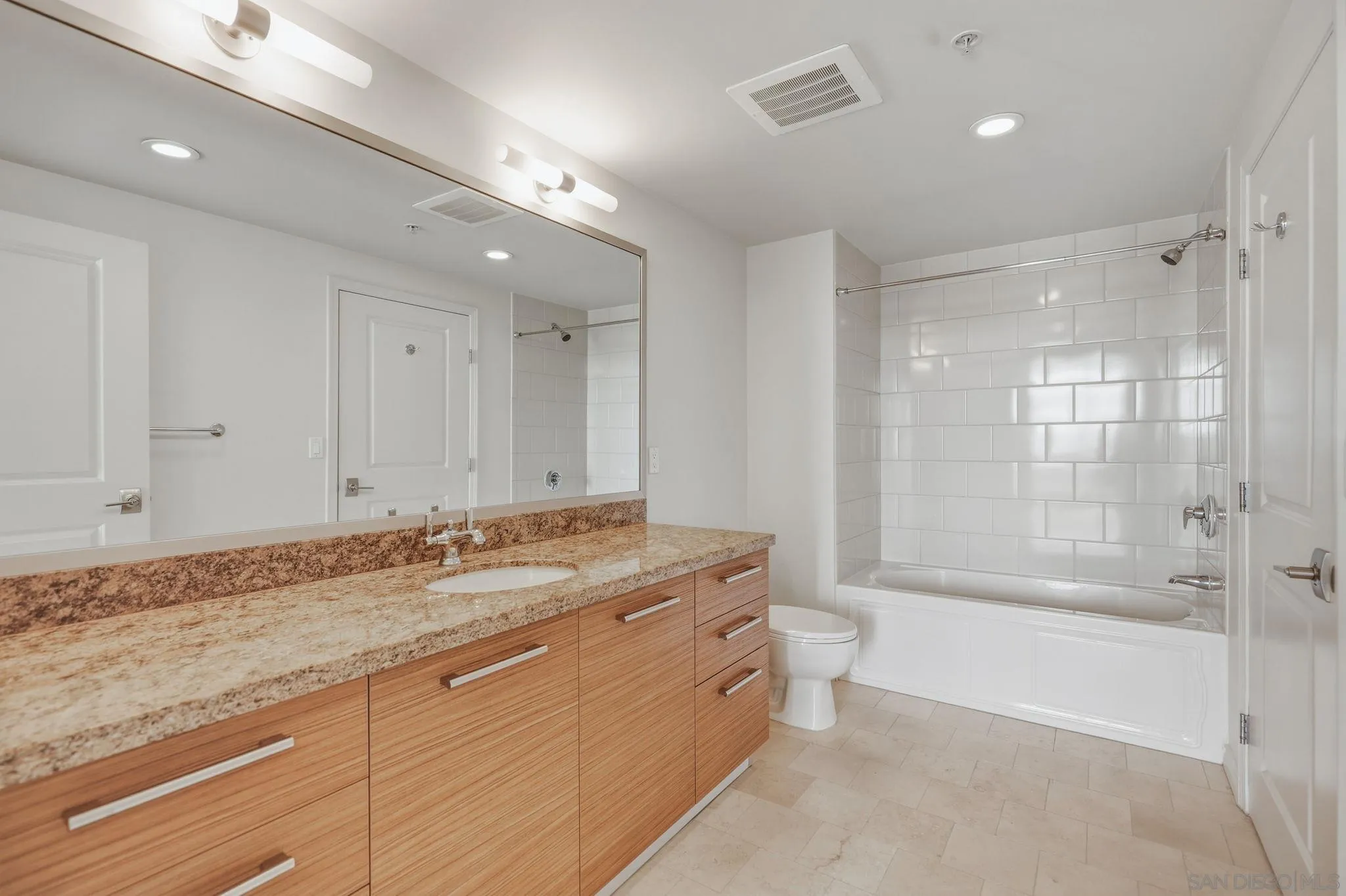 Photo #27: 260011188 Listing: Photo #27