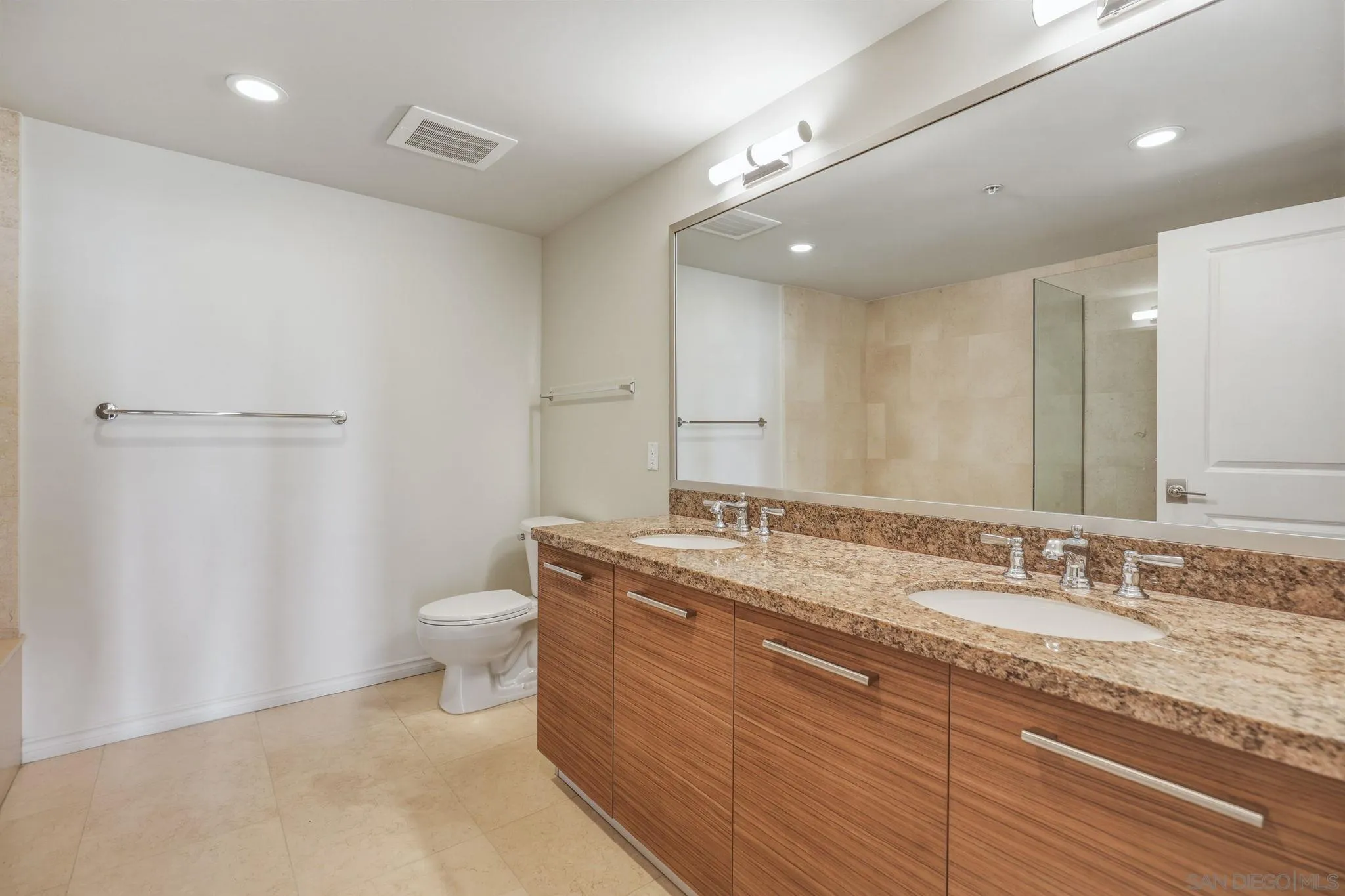 Photo #17: 260011188 Listing: Photo #17
