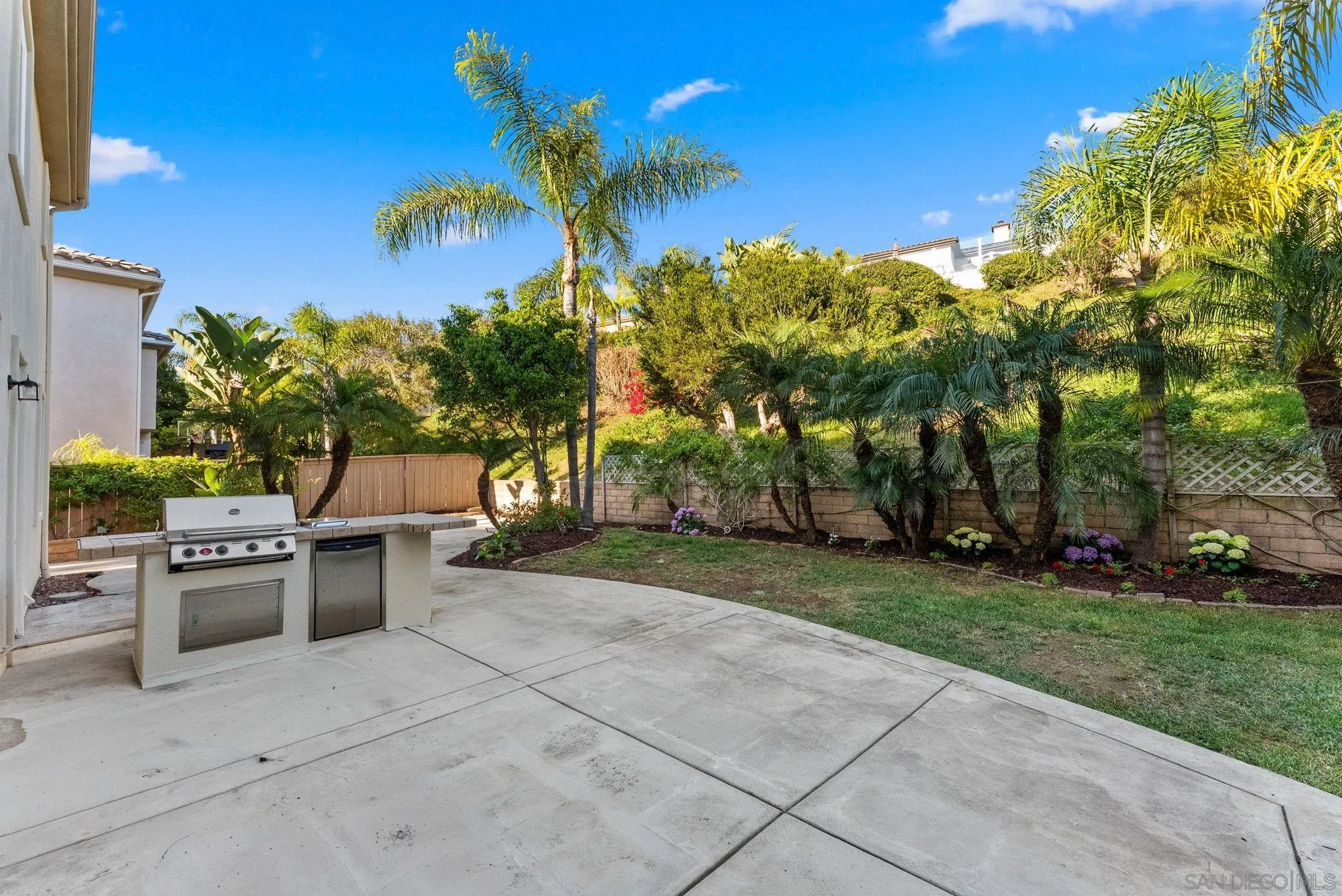 https://cdn.realtyfeed.com/cdn/127/260011189/39fd3e96e2b48a4fc8da42bad66e7671.webp