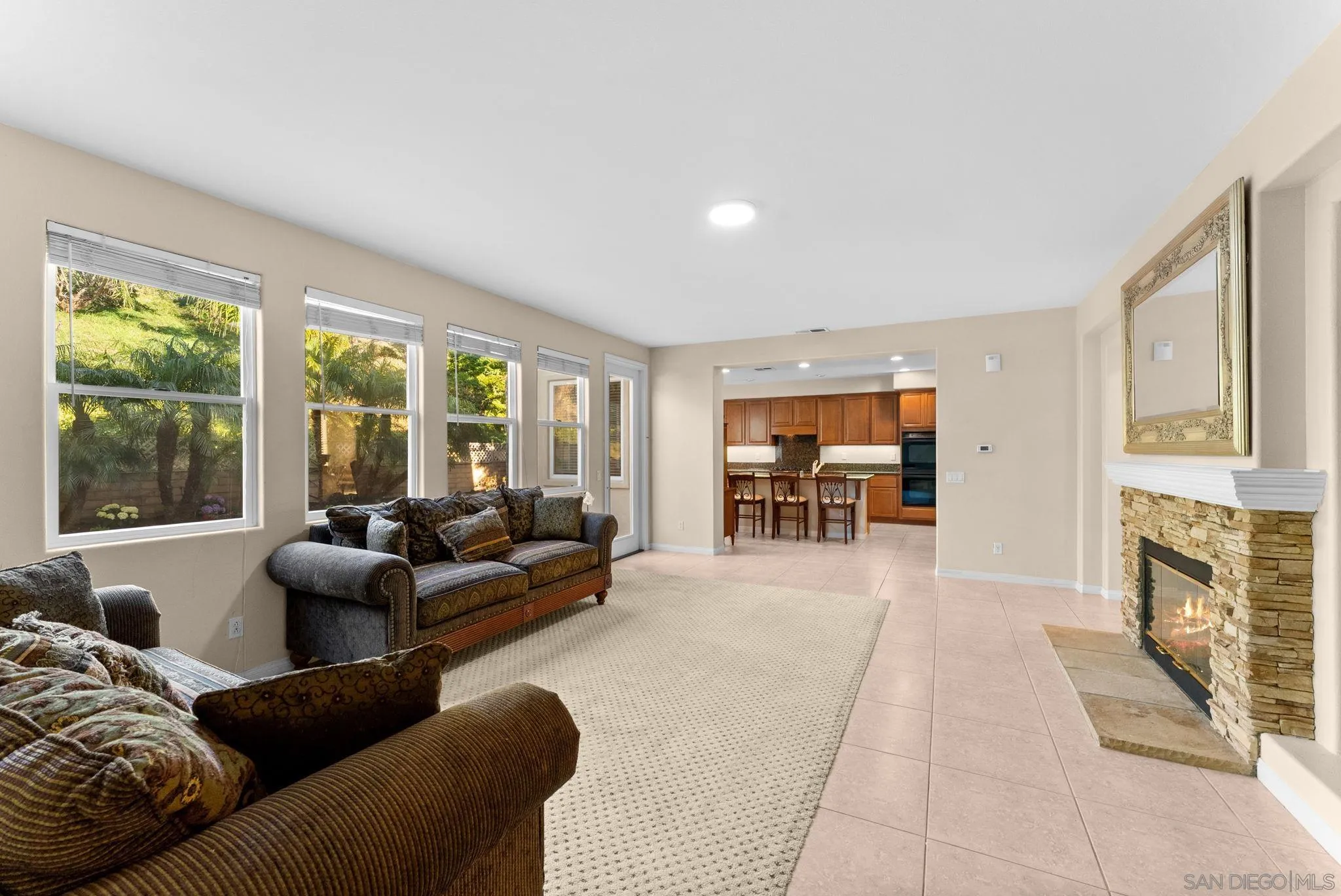 https://cdn.realtyfeed.com/cdn/127/260011189/402c638a0bcaedf96d4bbaf610b33fae.webp