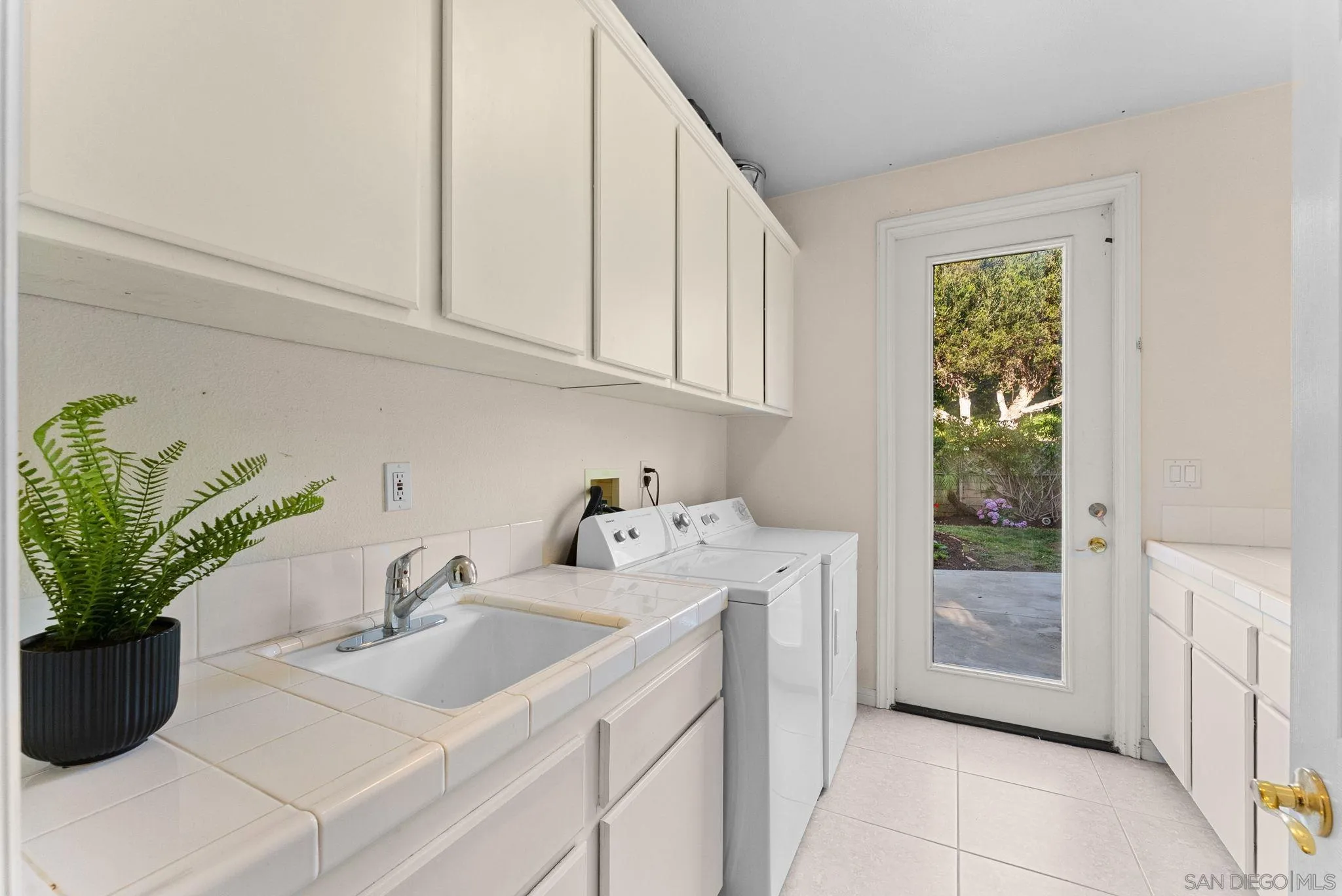 https://cdn.realtyfeed.com/cdn/127/260011189/58856c1f4b8f427fc74810d87ee84640.webp