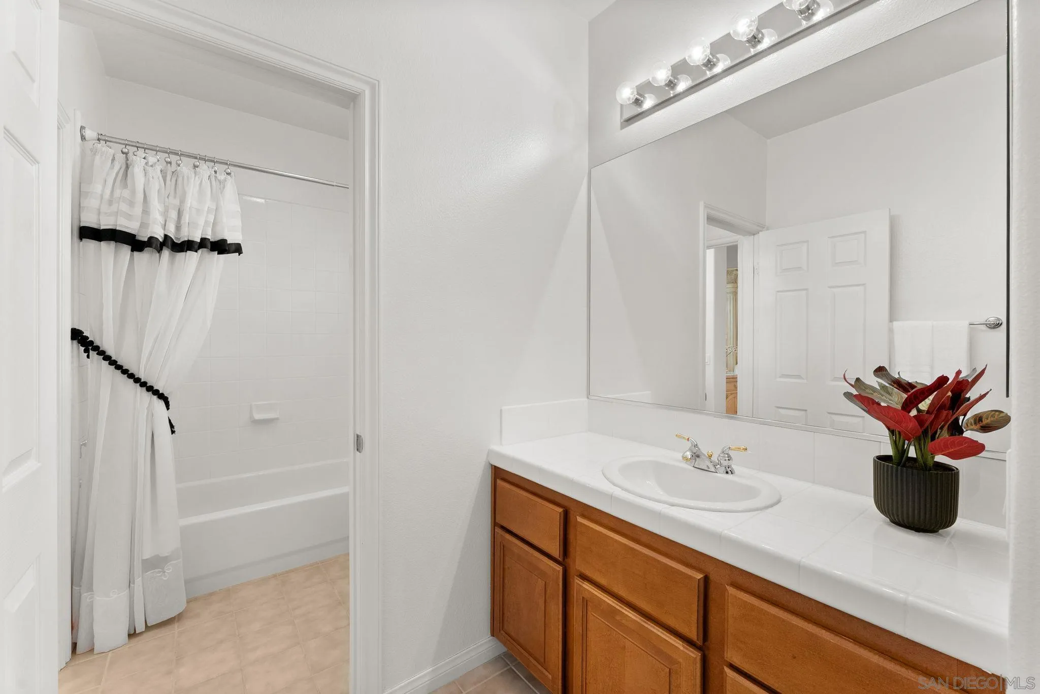 https://cdn.realtyfeed.com/cdn/127/260011189/8ca55431d067c0f90f7da6287d524577.webp