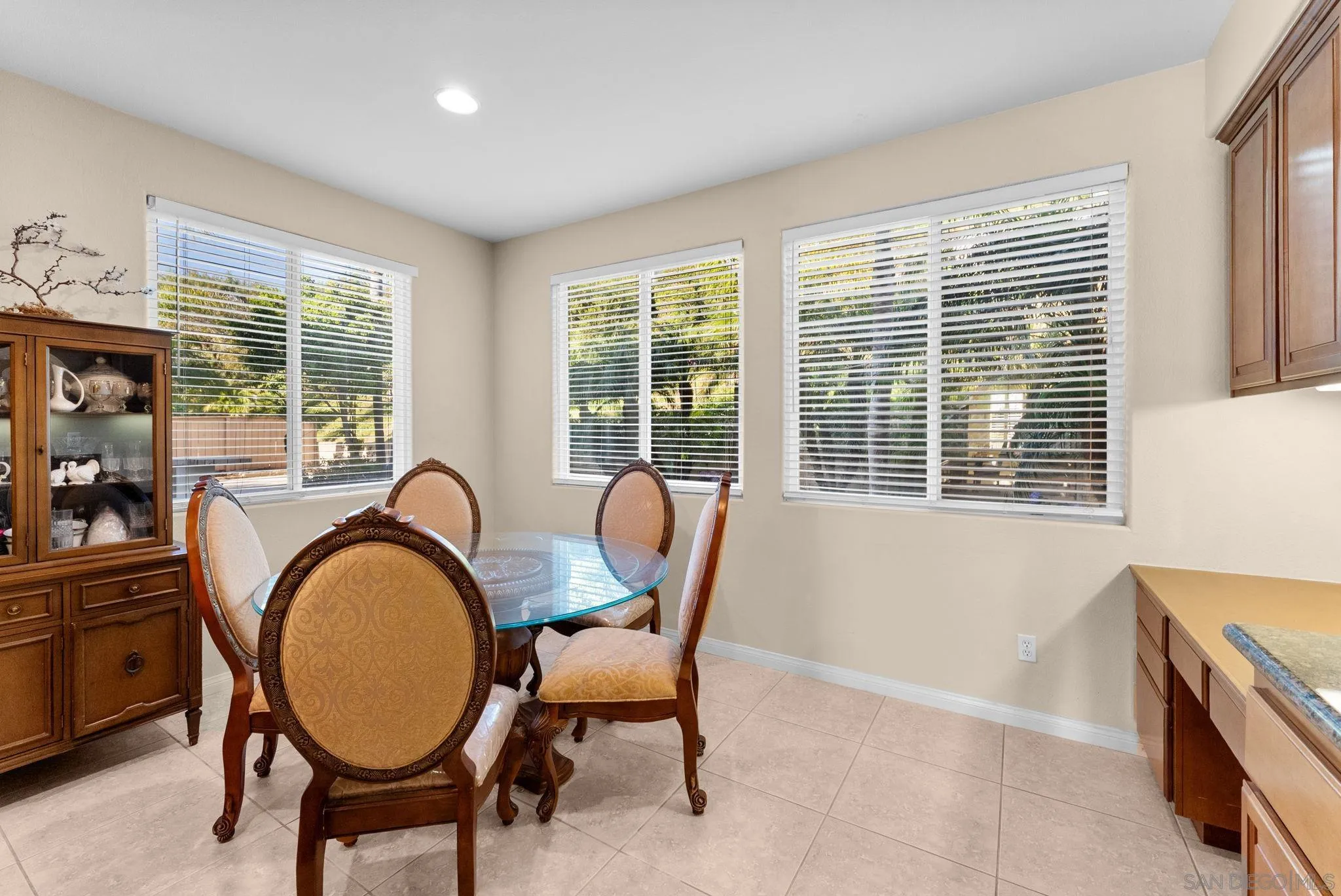 https://cdn.realtyfeed.com/cdn/127/260011189/8d4eb03727b18448e5b9921ff7f3bae7.webp