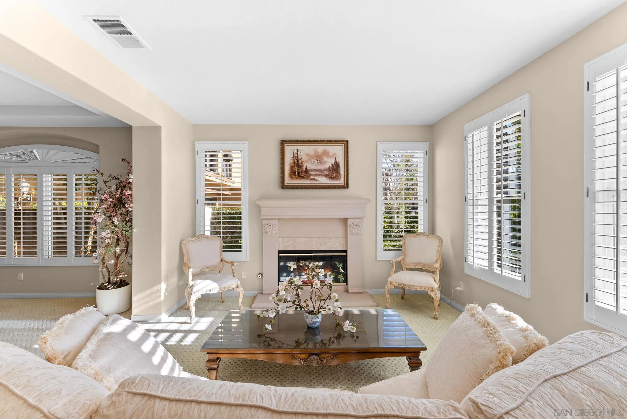 https://cdn.realtyfeed.com/cdn/127/260011189/c536c6f4009c352877634feaffad21c2.webp