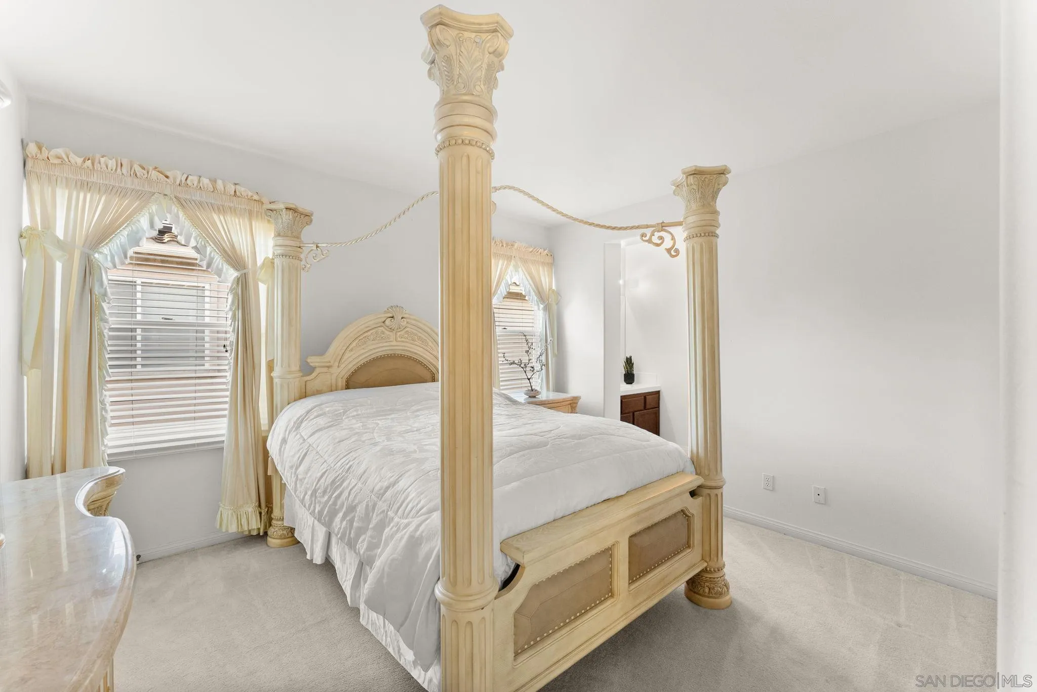 https://cdn.realtyfeed.com/cdn/127/260011189/ce6499dad3931057ff3e7fec2bc87ea5.webp