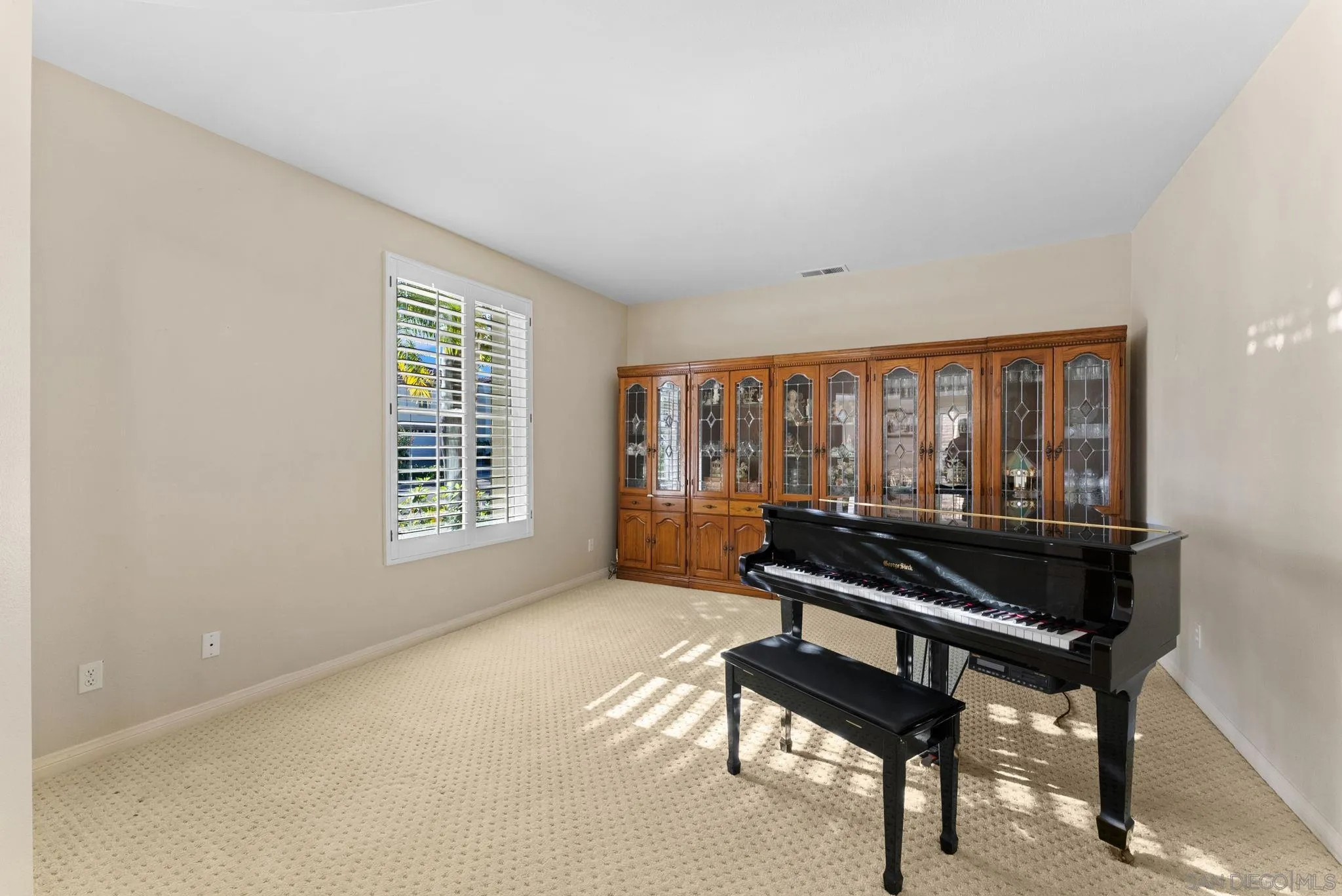 https://cdn.realtyfeed.com/cdn/127/260011189/fb30eab12907505f2645b6ef05b5519c.webp