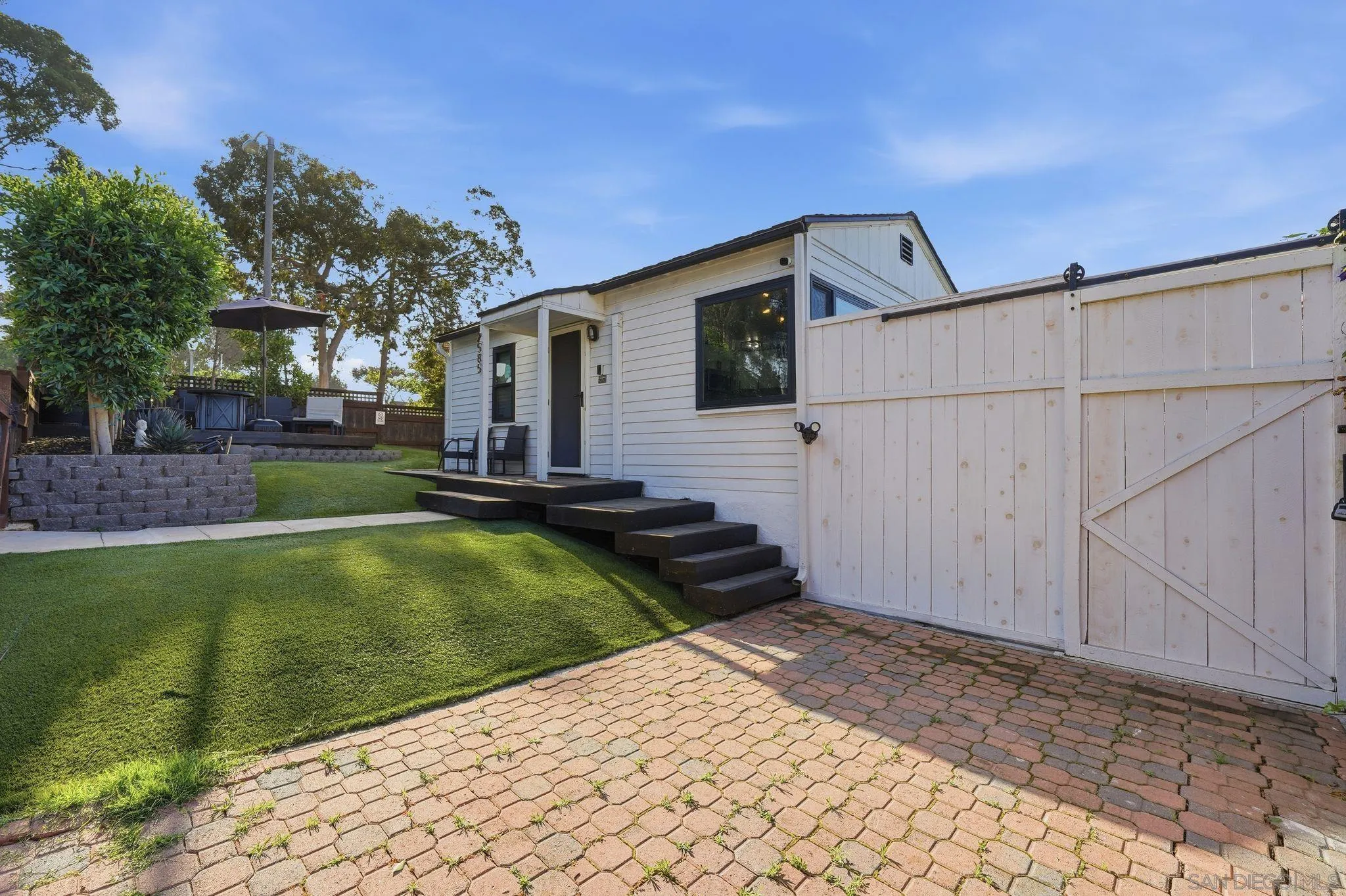 https://cdn.realtyfeed.com/cdn/127/260011193/3b3a1cd372c2cadeecfd28d6a400b797.webp