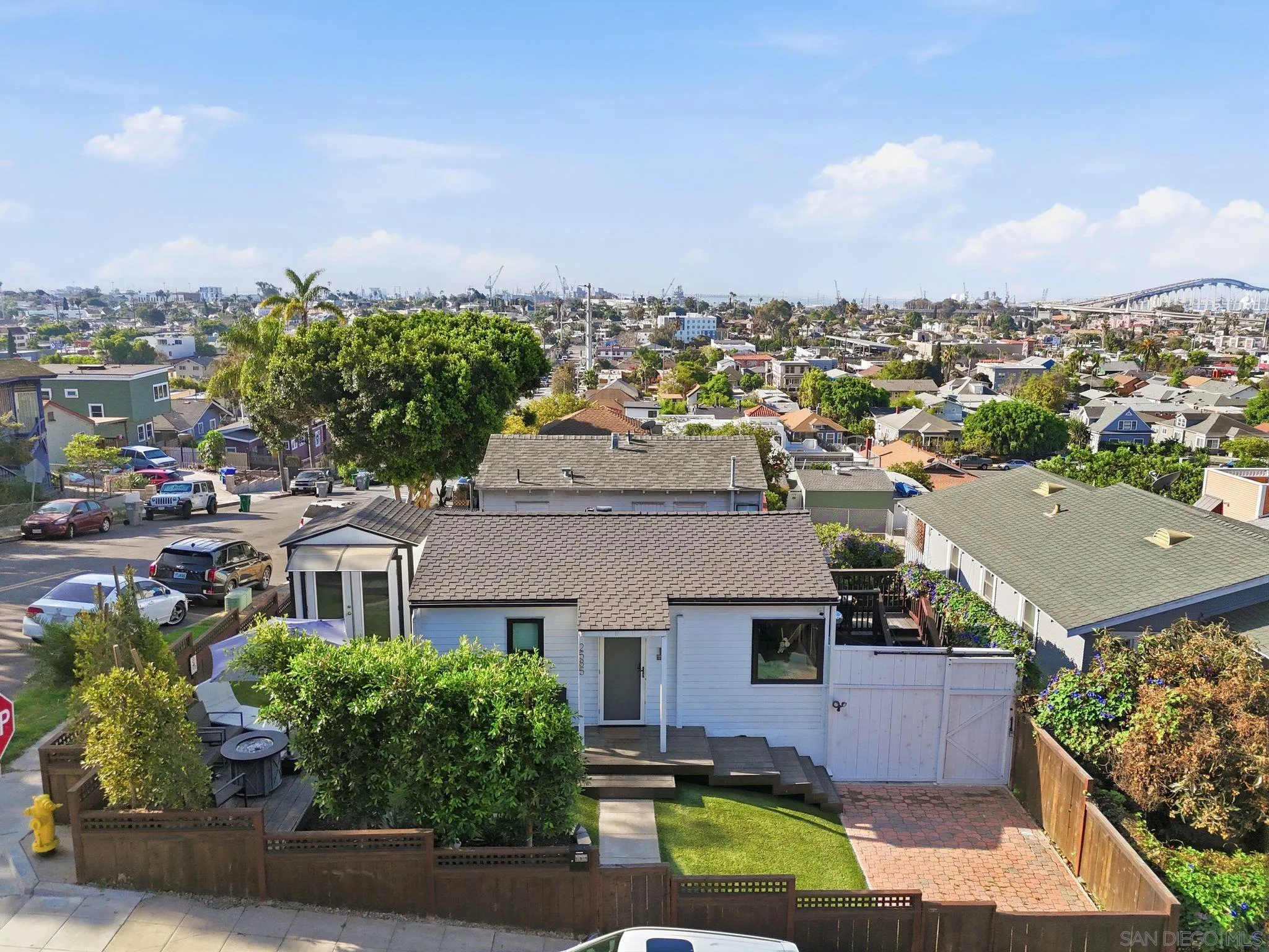 https://cdn.realtyfeed.com/cdn/127/260011193/3da7ef246319897c7756e83fbb59a24f.webp