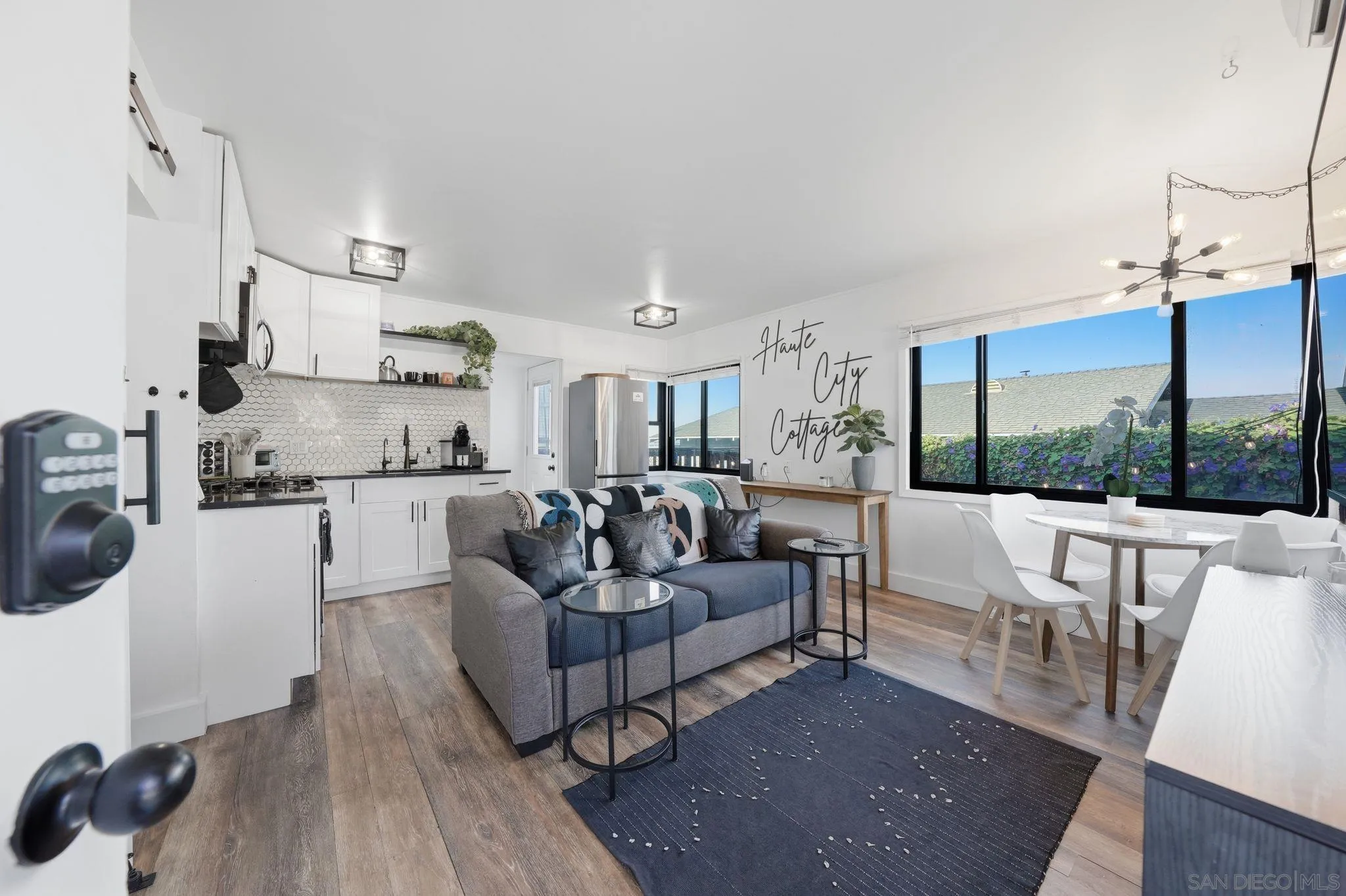 https://cdn.realtyfeed.com/cdn/127/260011193/bc29c9c5b7676b014ce3d83b9261dcbe.webp