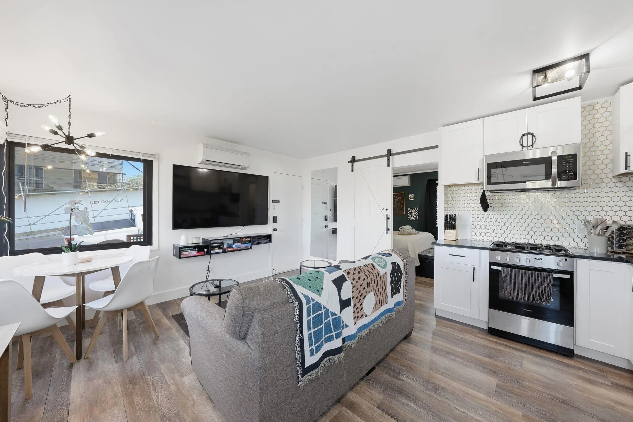 https://cdn.realtyfeed.com/cdn/127/260011193/e0f56ee2b3c211fd1a0478cfd7384f46.webp