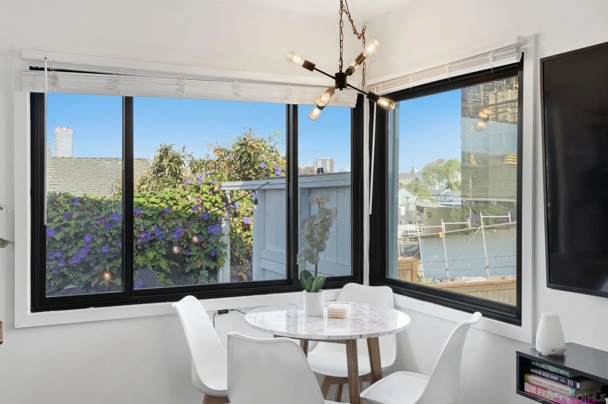 https://cdn.realtyfeed.com/cdn/127/260011193/f2bad773e211637cad029e95f928a6c6.webp