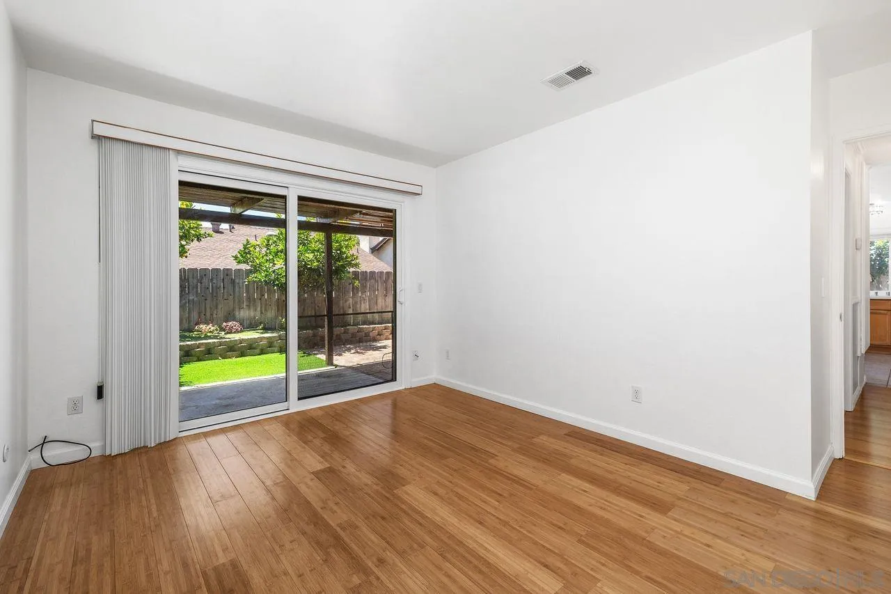 Photo #9: 260011194 Listing: Photo #9