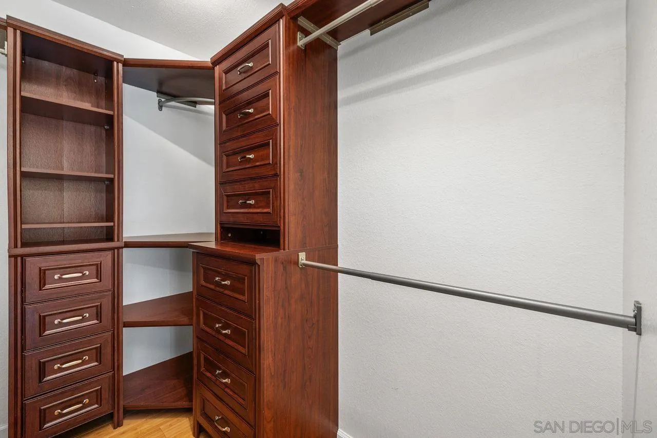 Photo #12: 260011194 Listing: Photo #12