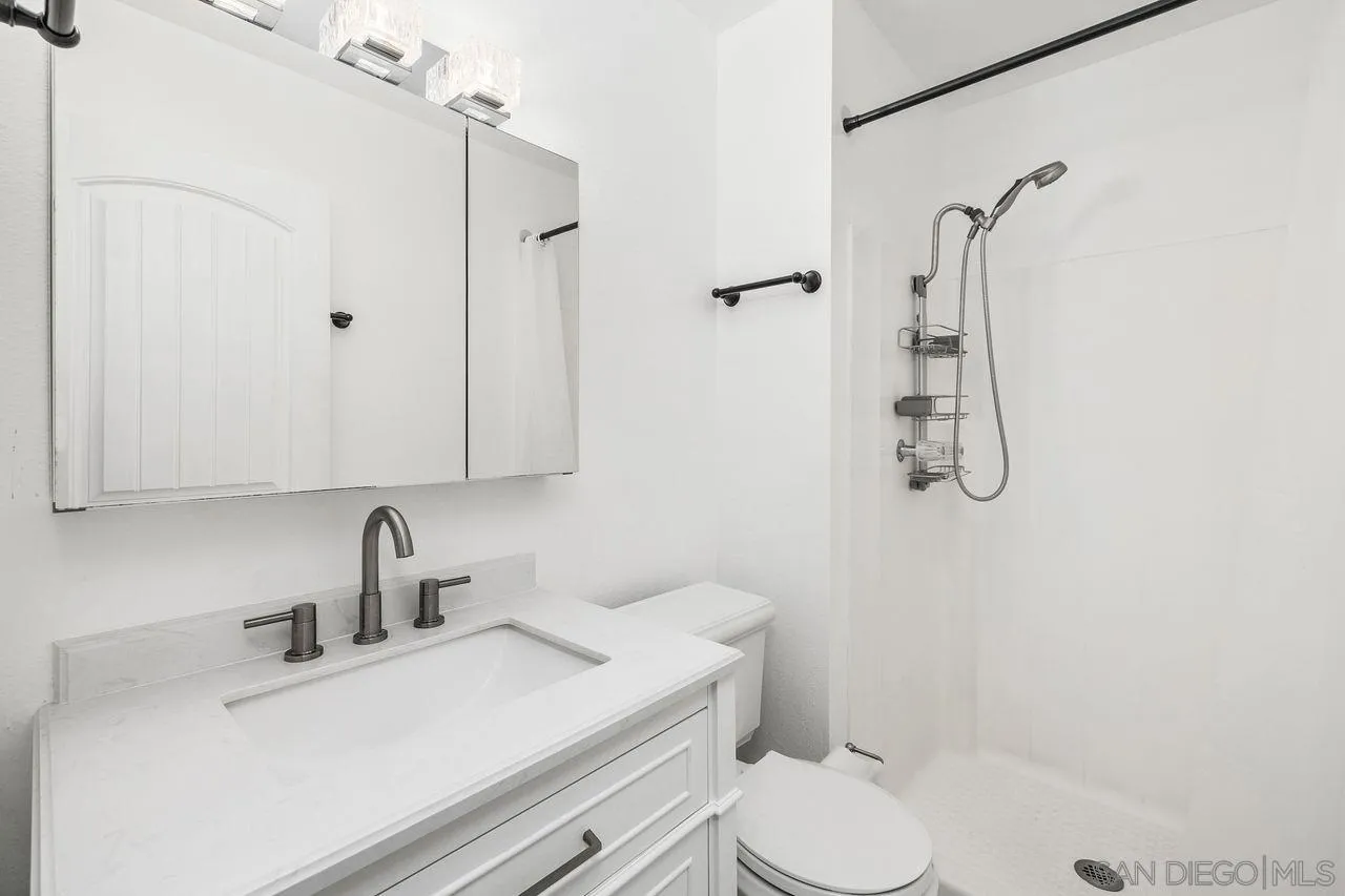Photo #11: 260011194 Listing: Photo #11