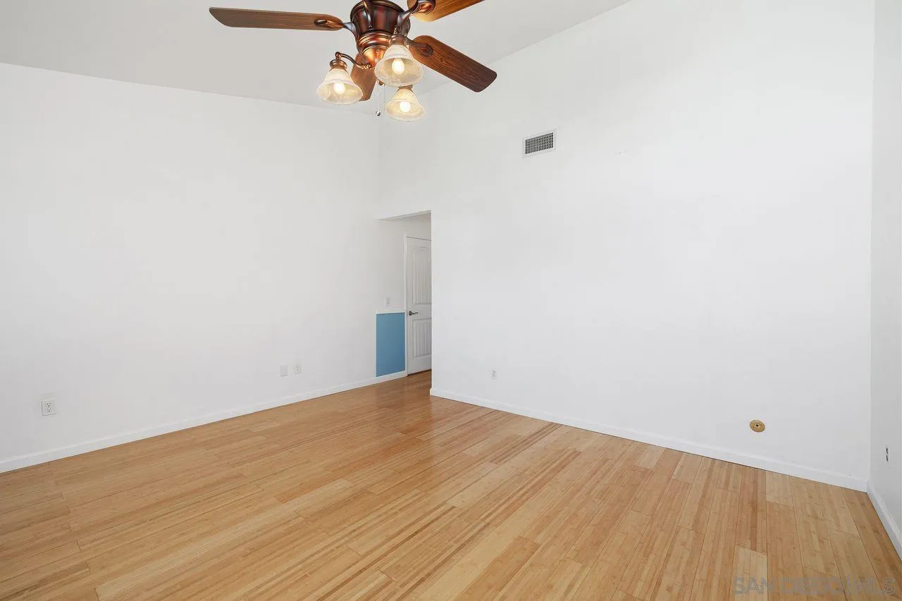 Photo #5: 260011194 Listing: Photo #5