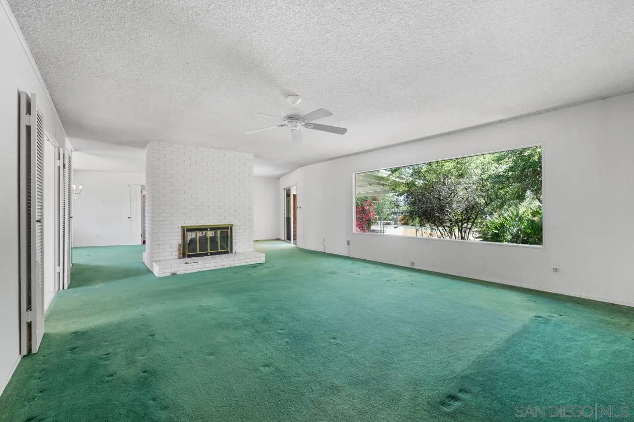 https://cdn.realtyfeed.com/cdn/127/260011195/0d5c09d618ccfd8a9e52bd5ca1801f5c.webp