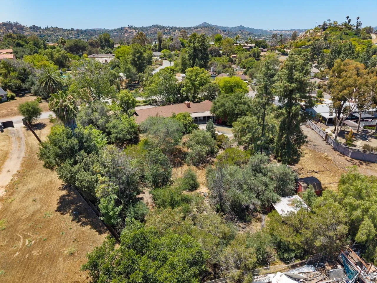 https://cdn.realtyfeed.com/cdn/127/260011195/4911d93deab0e53ca8935a52a4e64eaa.webp