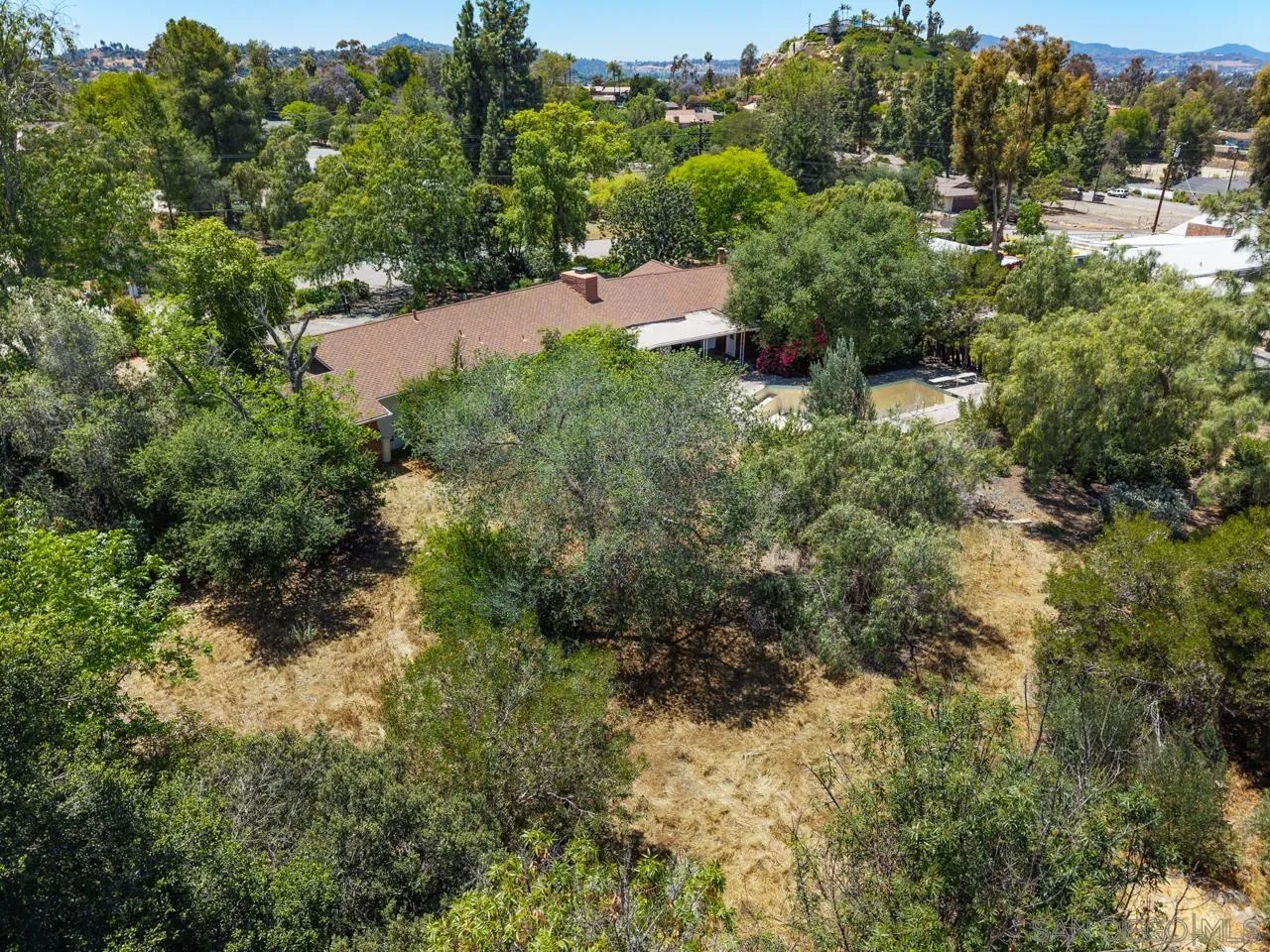 https://cdn.realtyfeed.com/cdn/127/260011195/6a12870dd4d179435d07fd7cd984484a.webp