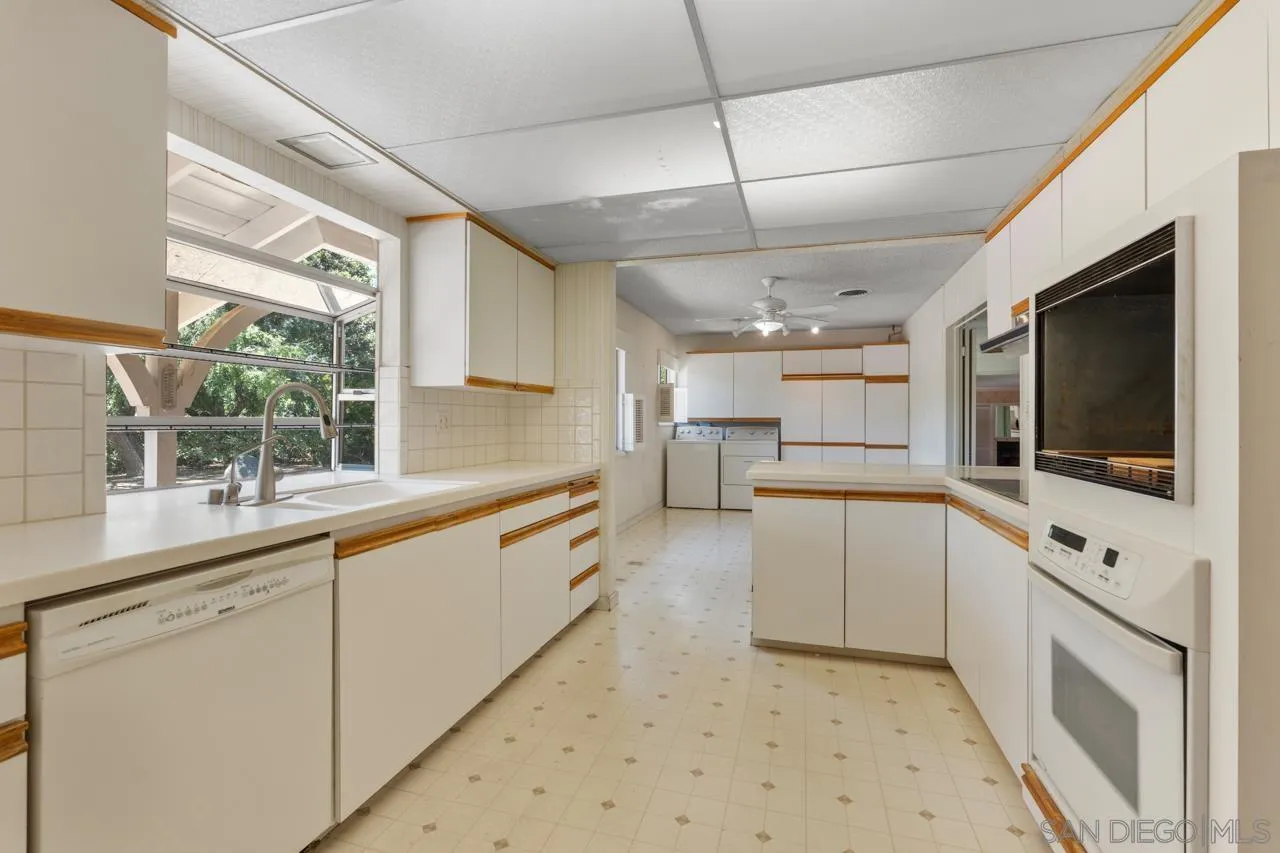 https://cdn.realtyfeed.com/cdn/127/260011195/a4e0d17a36bcc546ee45df4c8ab9b58e.webp