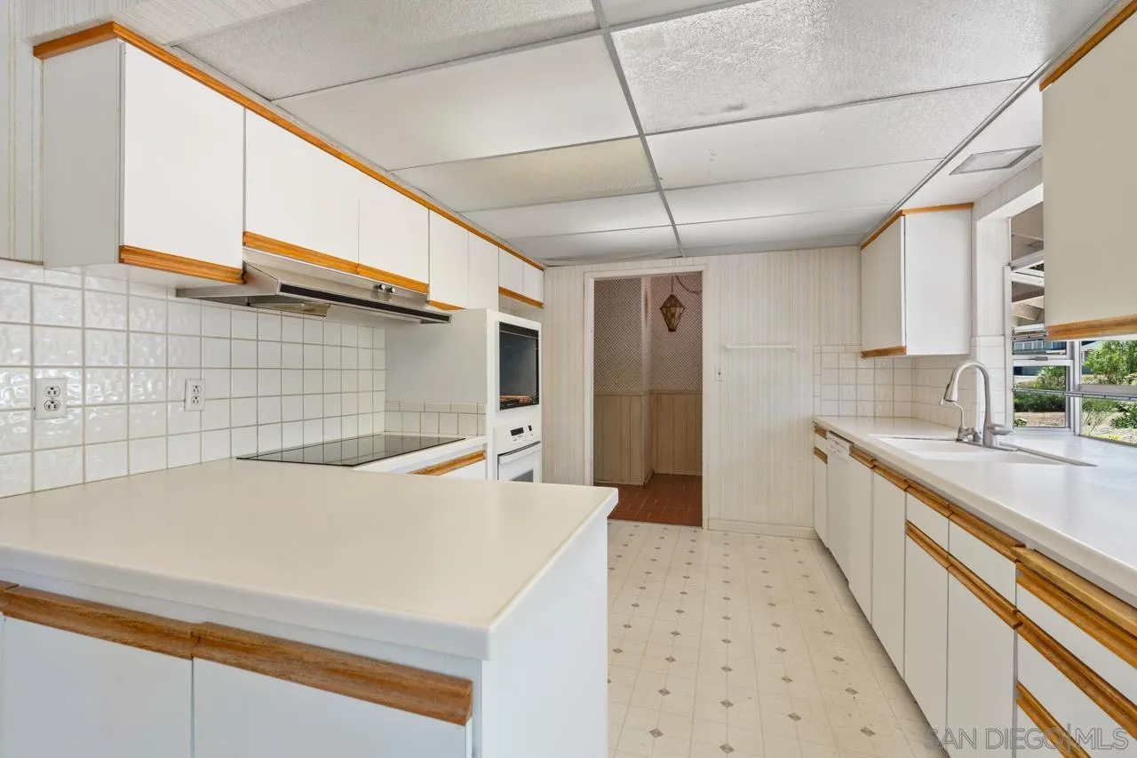 https://cdn.realtyfeed.com/cdn/127/260011195/b6151617a316c31fbab0527075bc72c4.webp
