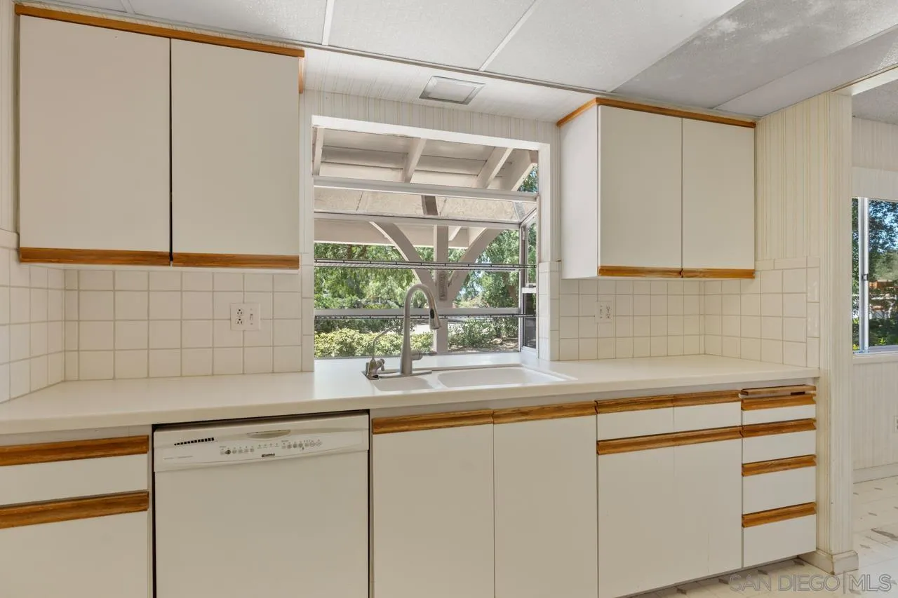 https://cdn.realtyfeed.com/cdn/127/260011195/b744f6ec269508cbece63936420a17e6.webp