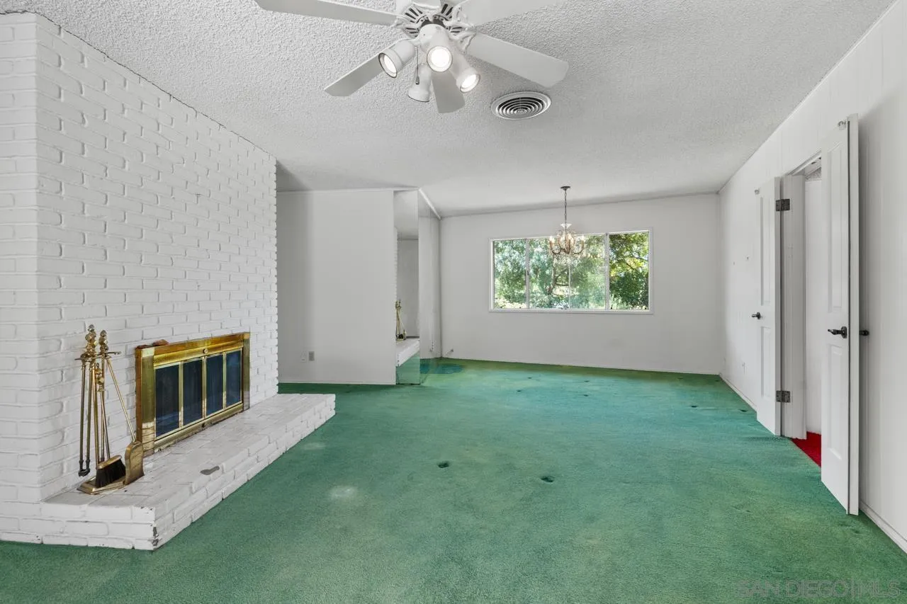 https://cdn.realtyfeed.com/cdn/127/260011195/d67415045878f821b43f9b6331cca375.webp