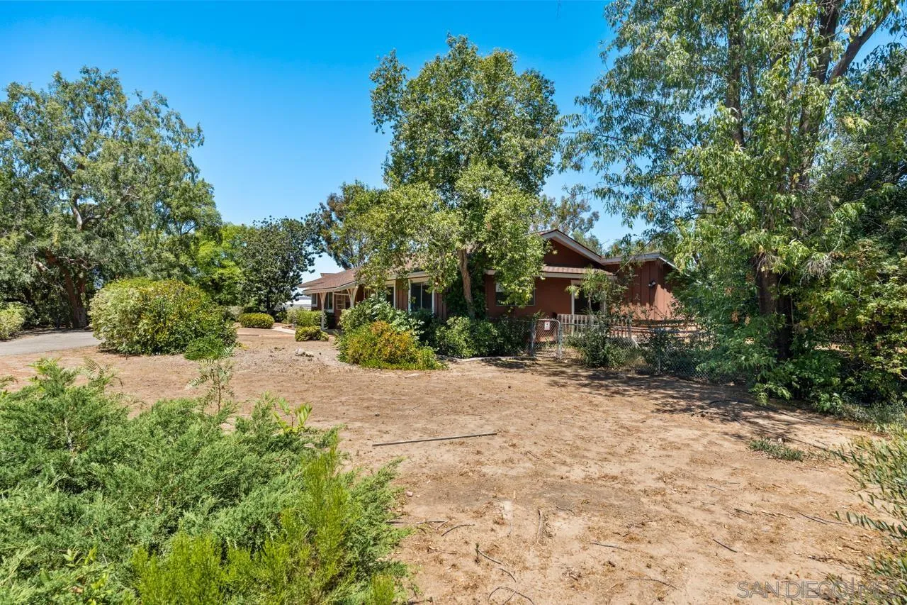 https://cdn.realtyfeed.com/cdn/127/260011195/fa0d92ad749aa6bdb0707caad759cf76.webp