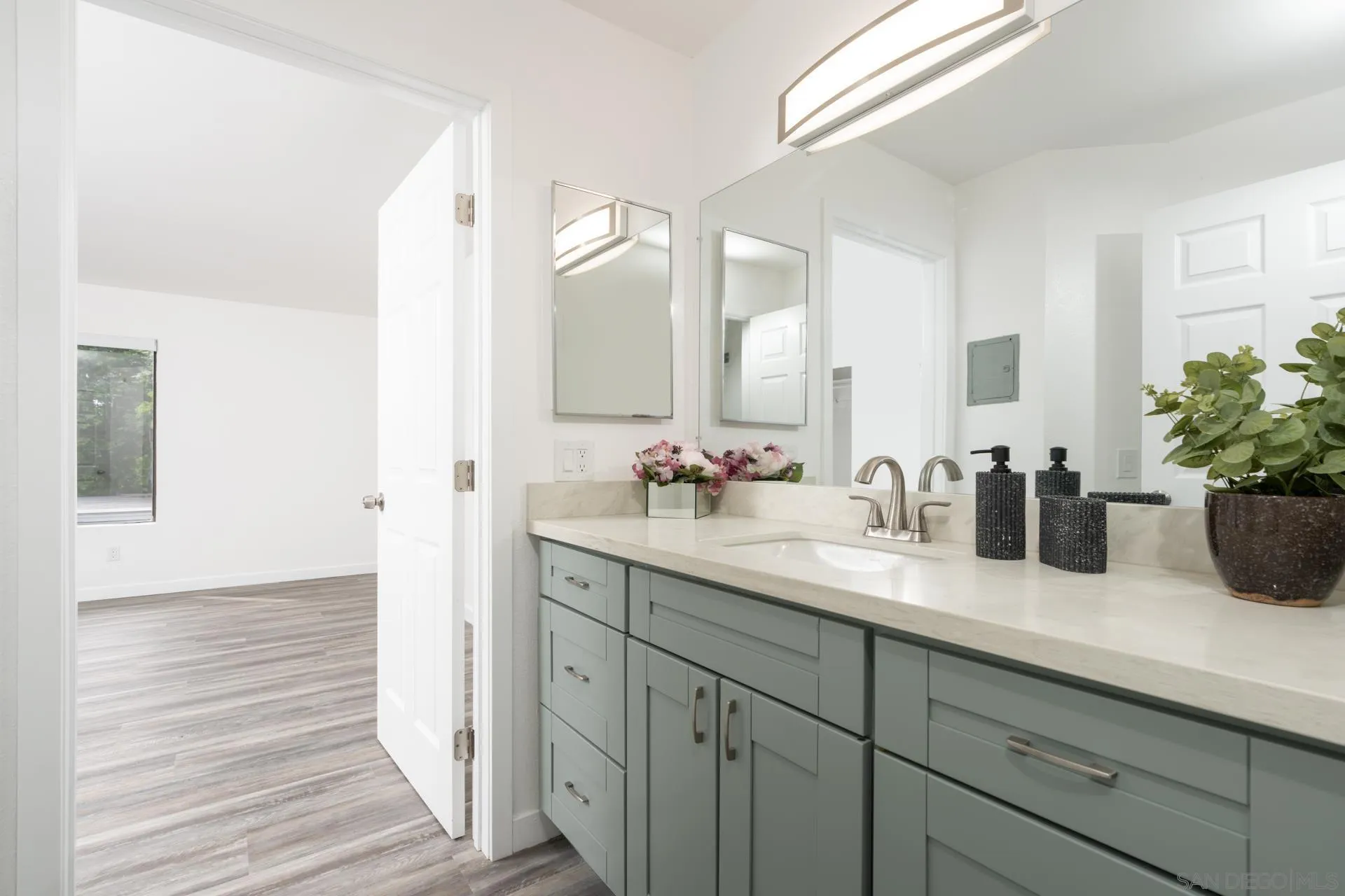 Photo #12: 260011199 Listing: Photo #12