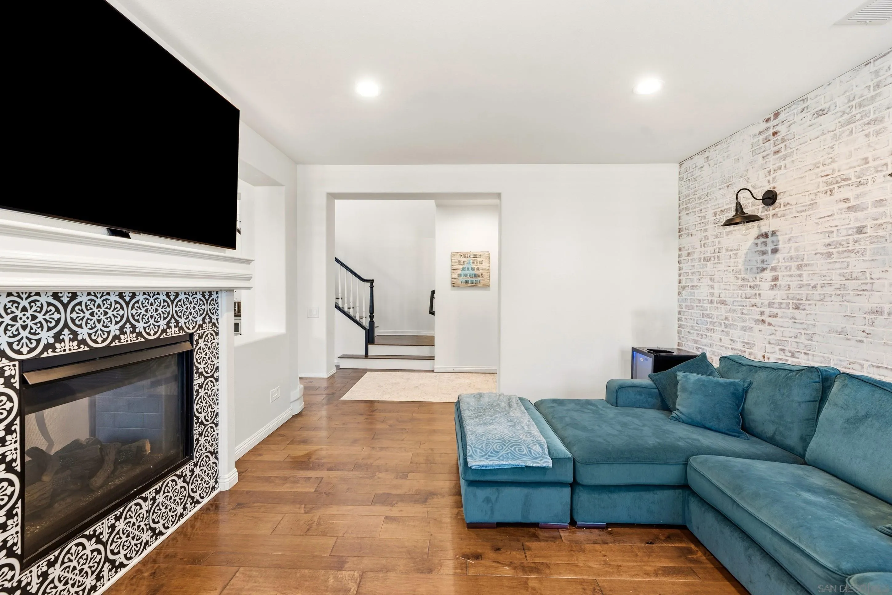 https://cdn.realtyfeed.com/cdn/127/260011200/1c715cd7835442ad53b17d25ca8de231.webp