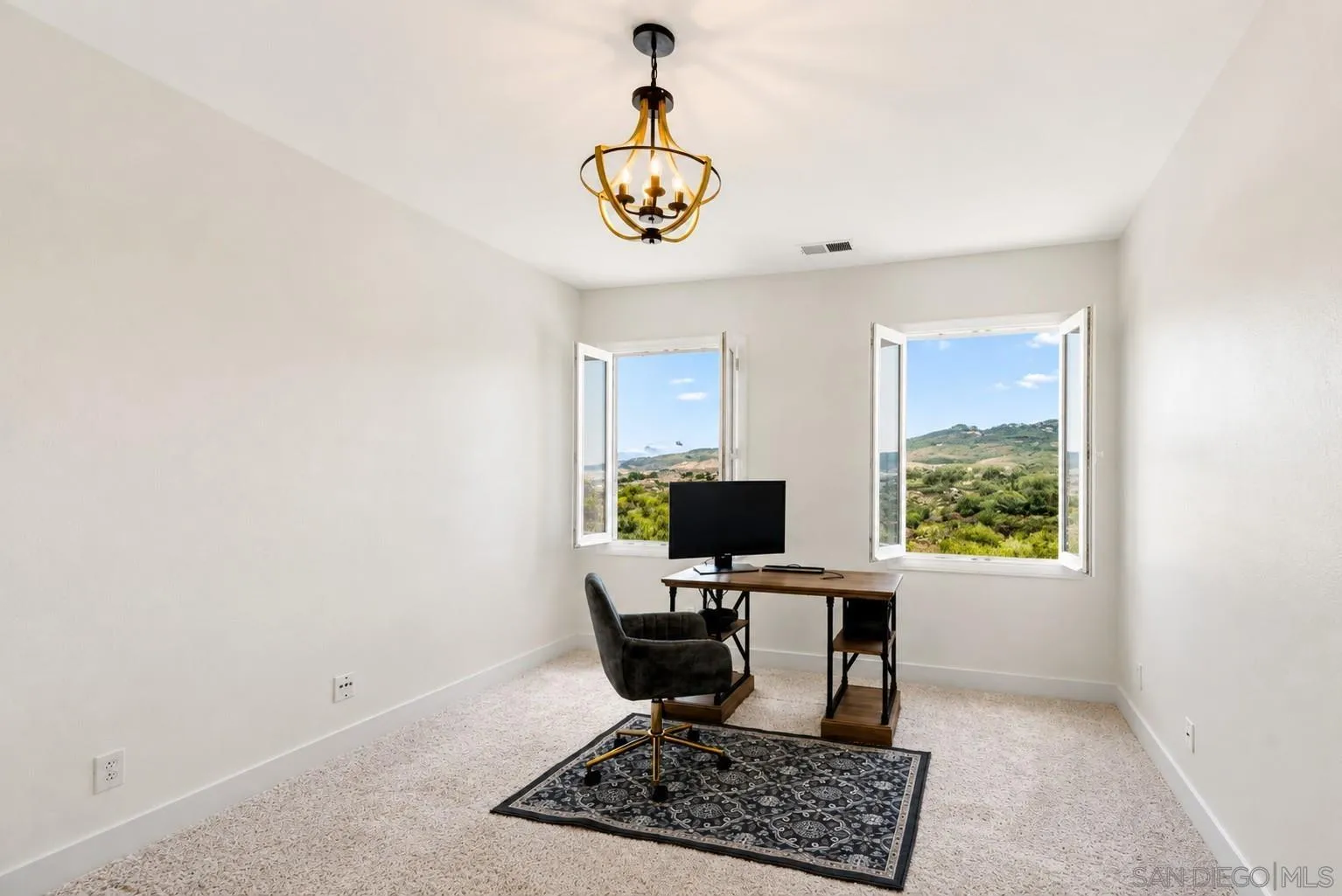 https://cdn.realtyfeed.com/cdn/127/260011200/37451d8af32f2ff835e9d04b684afdc5.webp