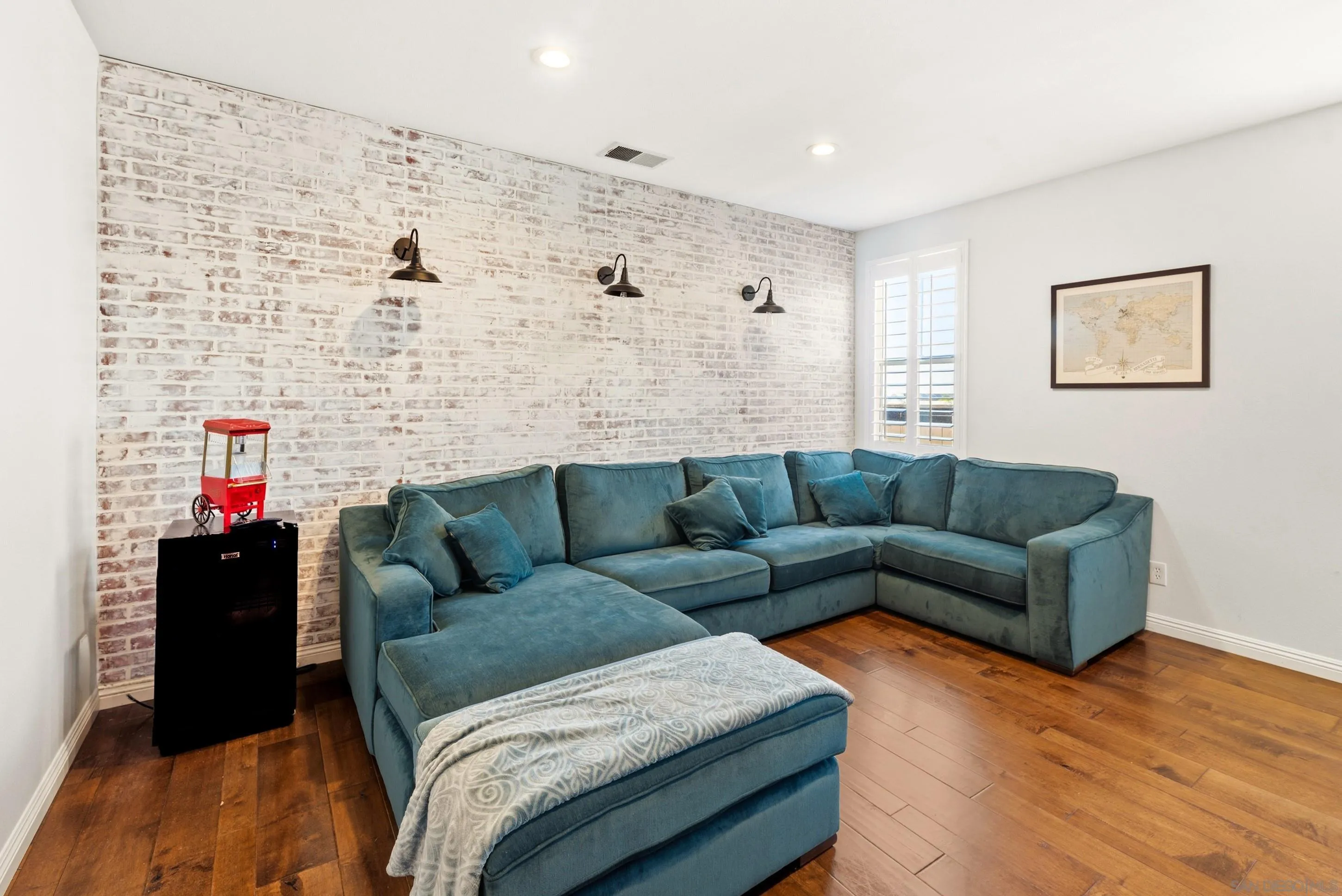 https://cdn.realtyfeed.com/cdn/127/260011200/bb07aaba82e3e220bc426f7308f26fa1.webp