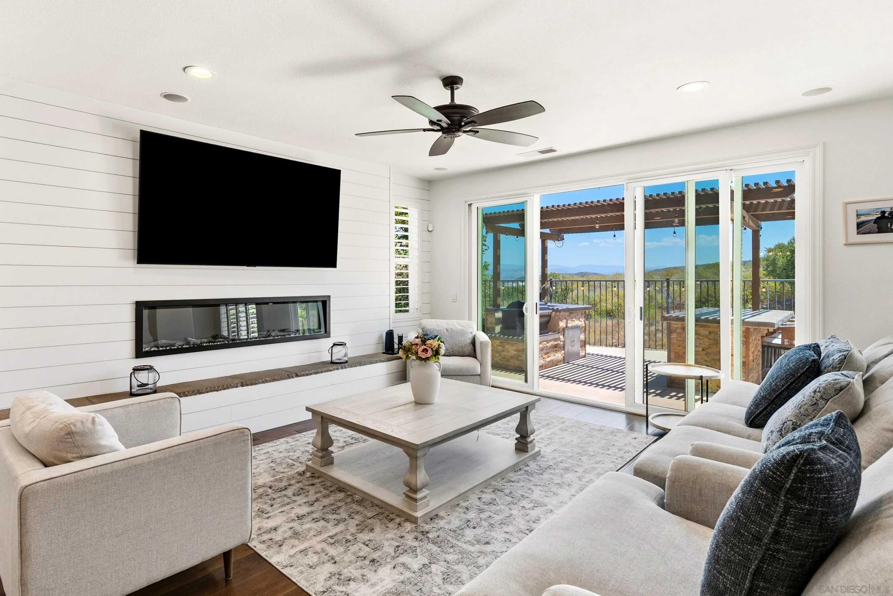https://cdn.realtyfeed.com/cdn/127/260011200/fc3da1bdb70a6d18bc21fca02486a4ac.webp