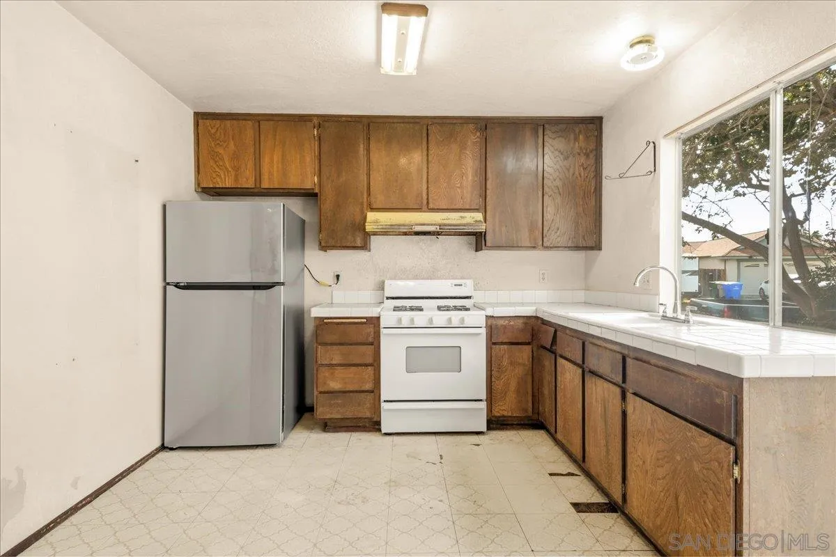 https://cdn.realtyfeed.com/cdn/127/260011202/abc3d181750142d59746bcf907a05d32.webp