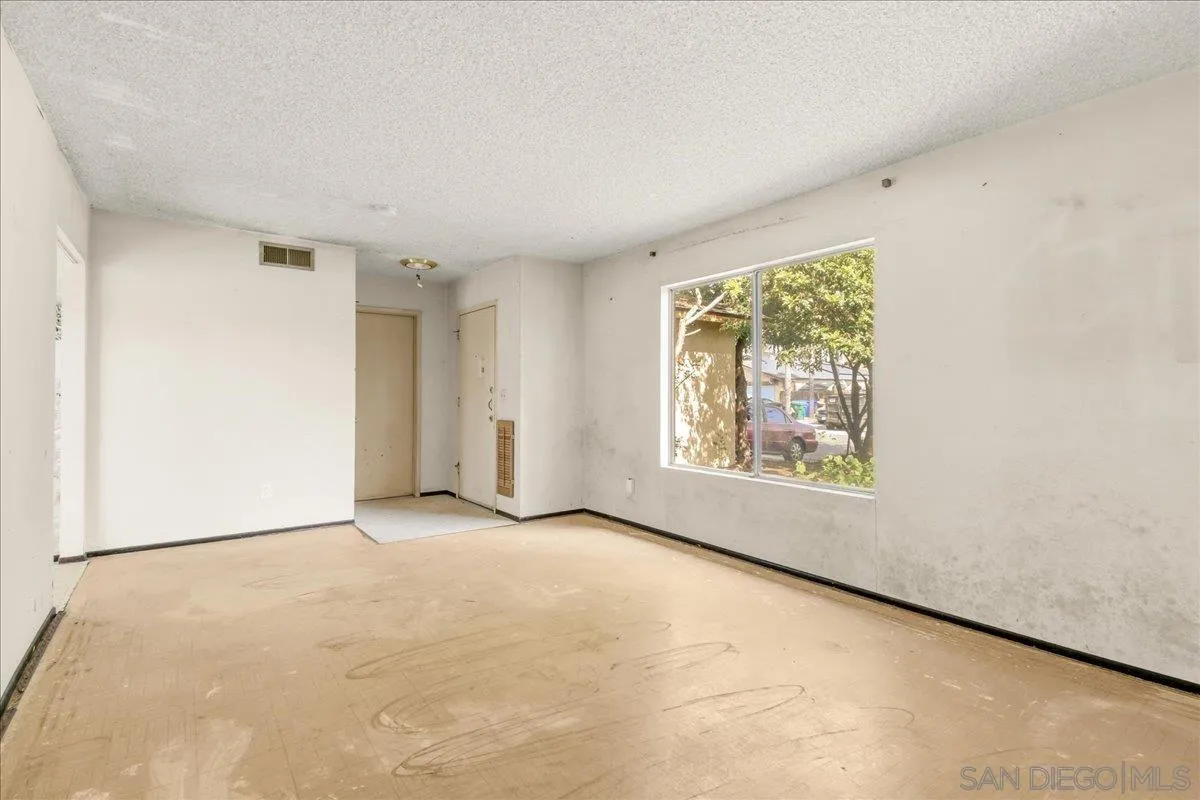 https://cdn.realtyfeed.com/cdn/127/260011202/c7c4be5fa1881a9706a875fdb9600fb7.webp