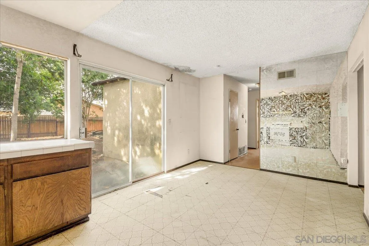https://cdn.realtyfeed.com/cdn/127/260011202/e895bc7dbc990c9cfe6c66062cd3ad4b.webp