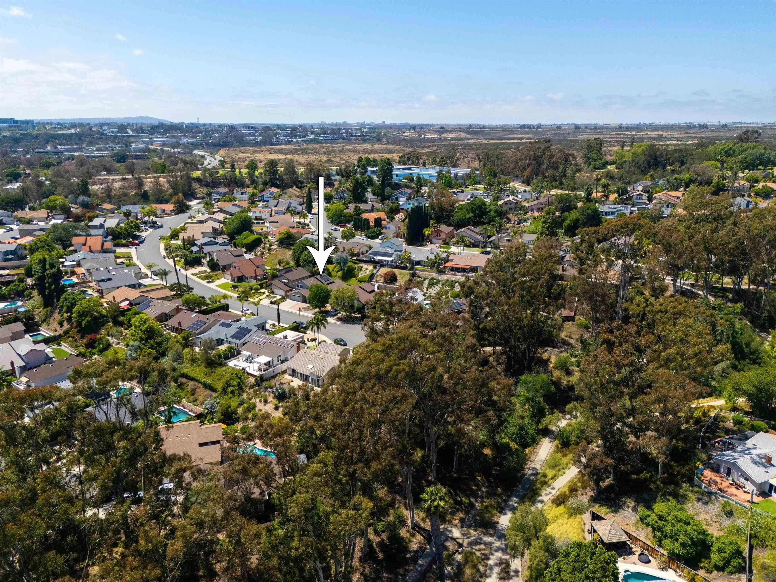 https://cdn.realtyfeed.com/cdn/127/260011203/37d2c1e96fce35714e036e6d0d1f6267.webp