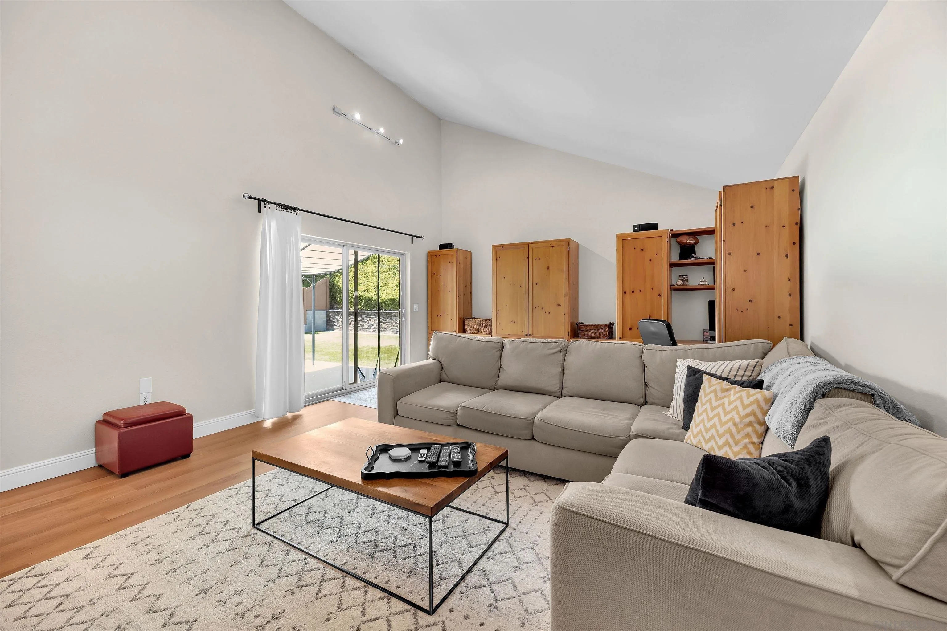 https://cdn.realtyfeed.com/cdn/127/260011203/9460fd6cc1913a35ee72cd174e297181.webp