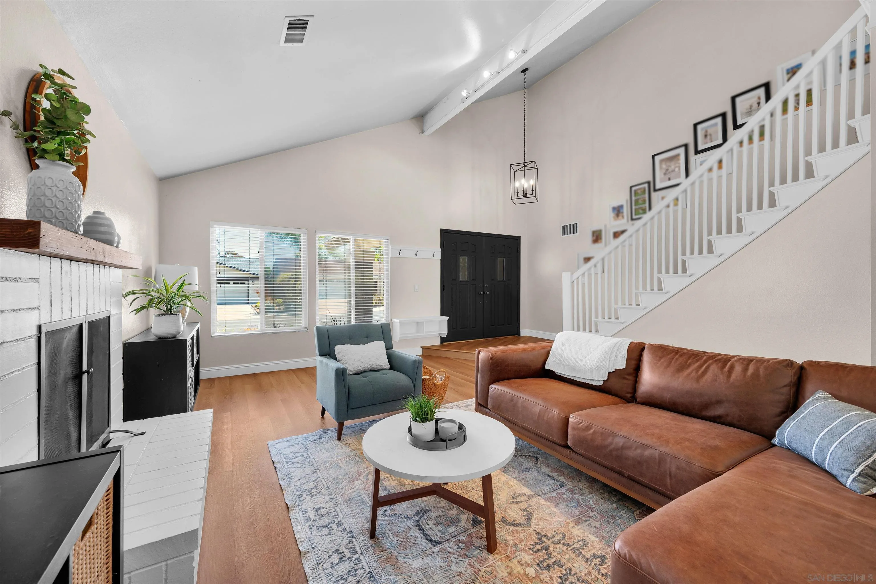 https://cdn.realtyfeed.com/cdn/127/260011203/d76d5314a71638713b7c2fe506f130ba.webp