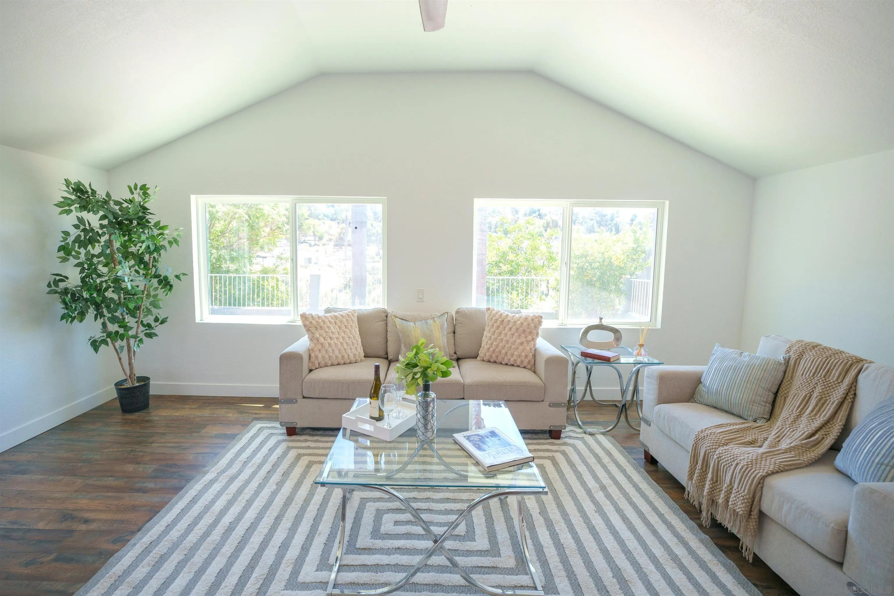 https://cdn.realtyfeed.com/cdn/127/260011205/92c3dbd832362ab603e0cf4e2d5f04b6.webp