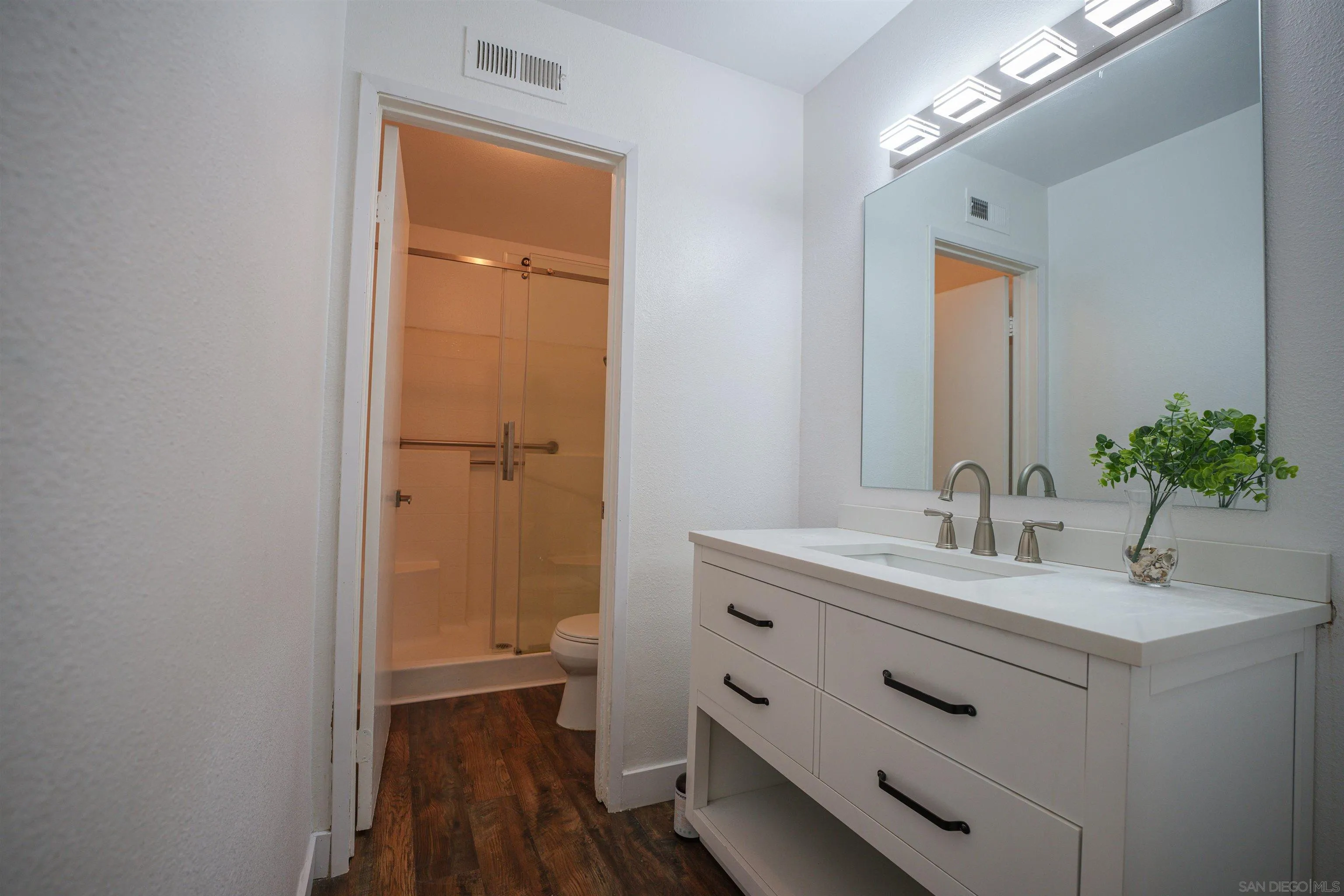 https://cdn.realtyfeed.com/cdn/127/260011205/94dd48dc9eca55e5efd28b9f98978551.webp