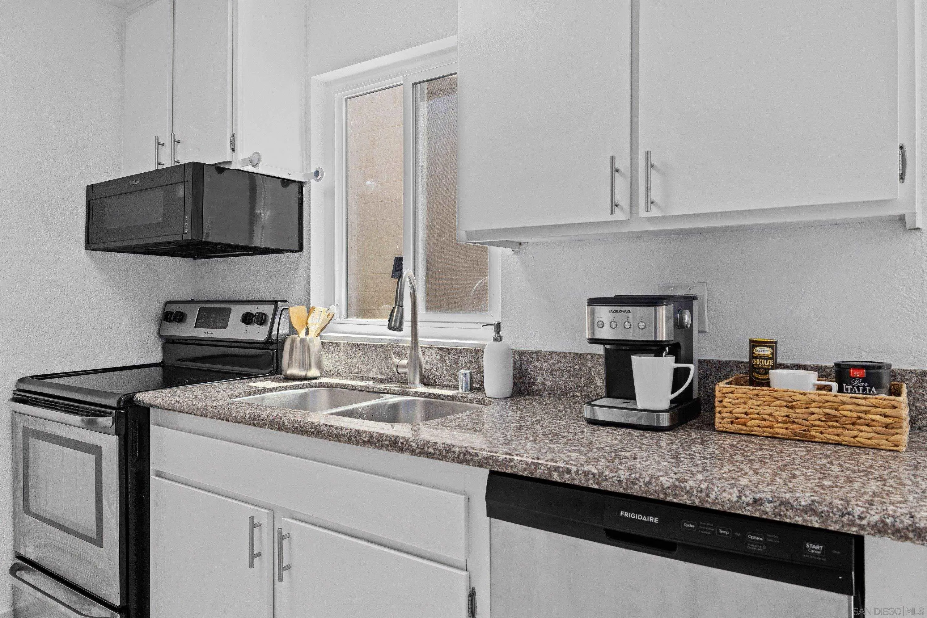 Photo #9: 260011206 Listing: Photo #9