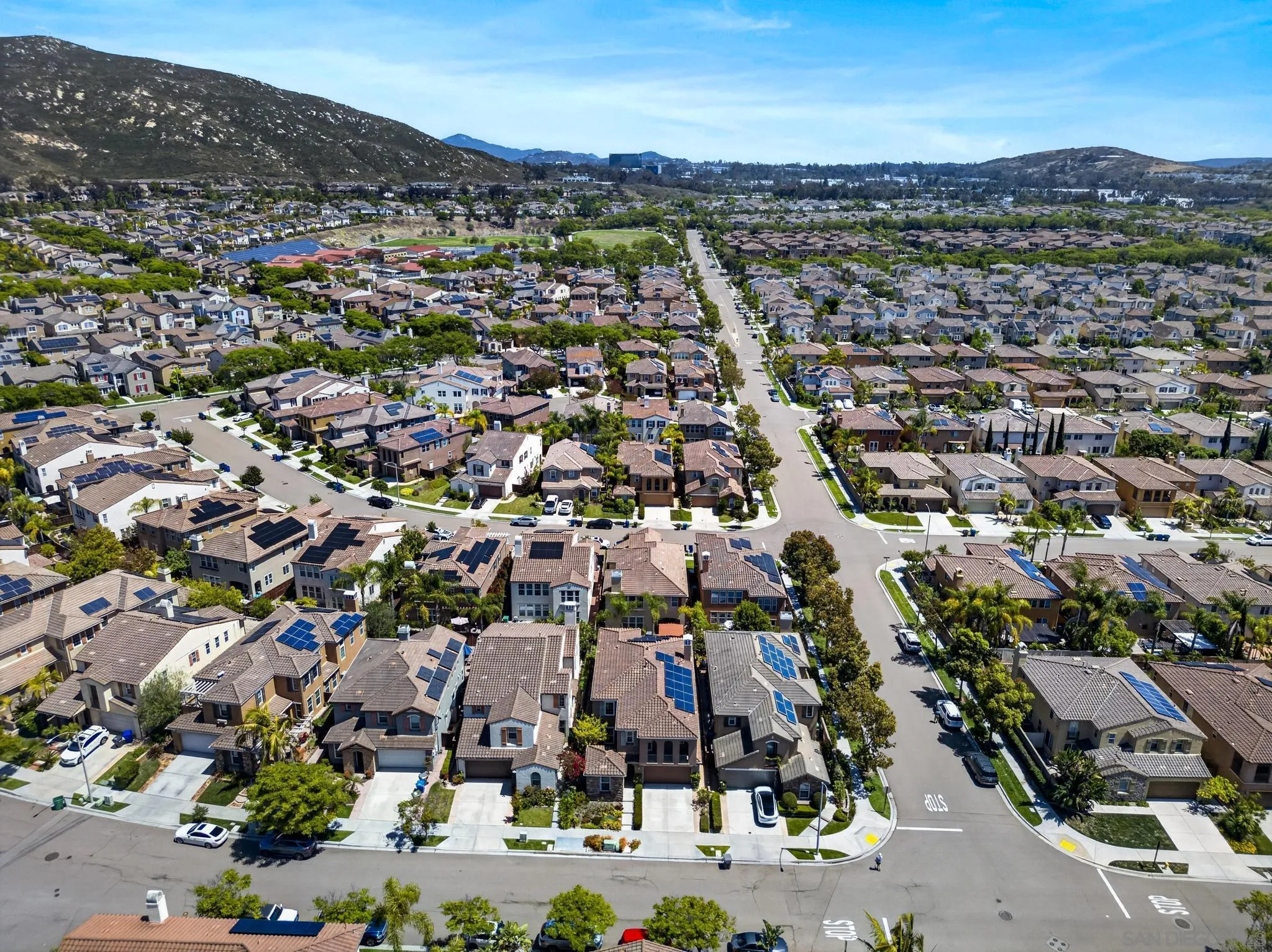 https://cdn.realtyfeed.com/cdn/127/260011207/81782ec06ceef5c9d6069462cb3c0980.webp