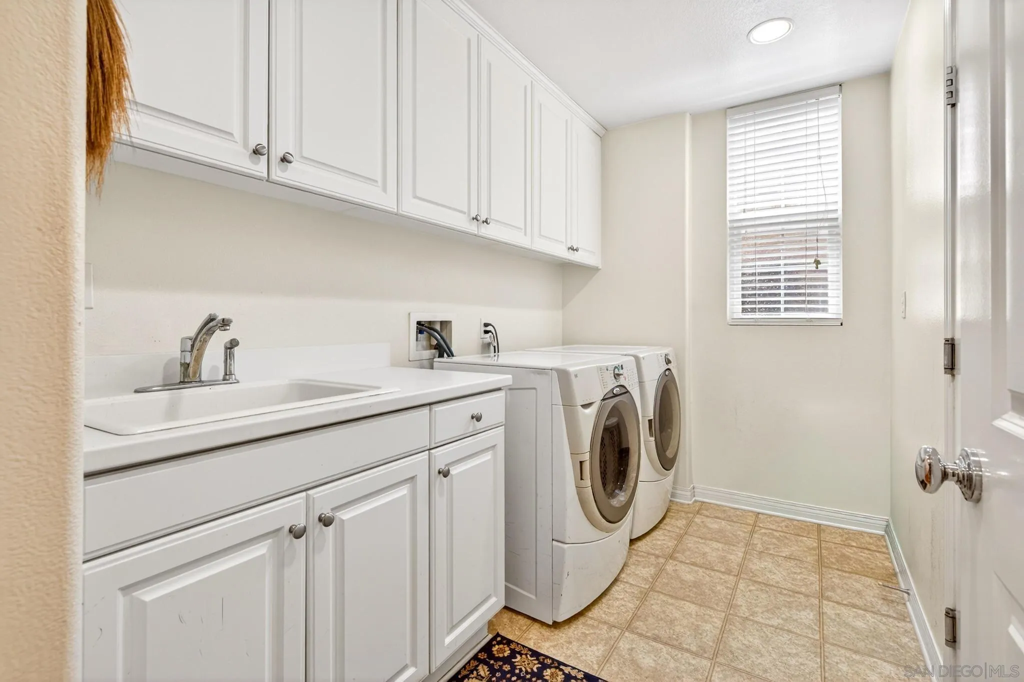 https://cdn.realtyfeed.com/cdn/127/260011207/845b83d694a347c9ba4aa7394996cc7c.webp