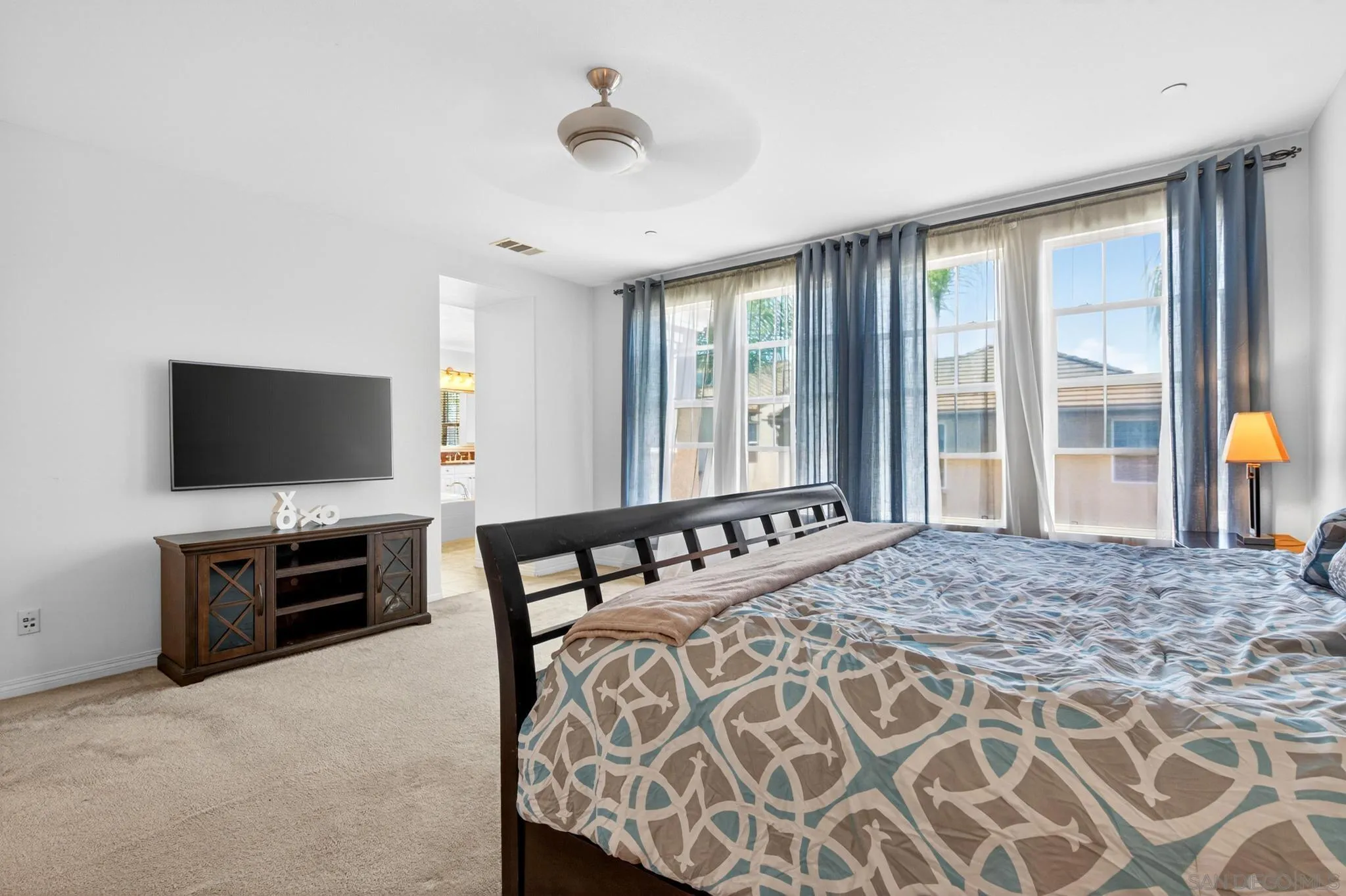 https://cdn.realtyfeed.com/cdn/127/260011207/84ee8c960d00601ce4c911dadcea04b5.webp