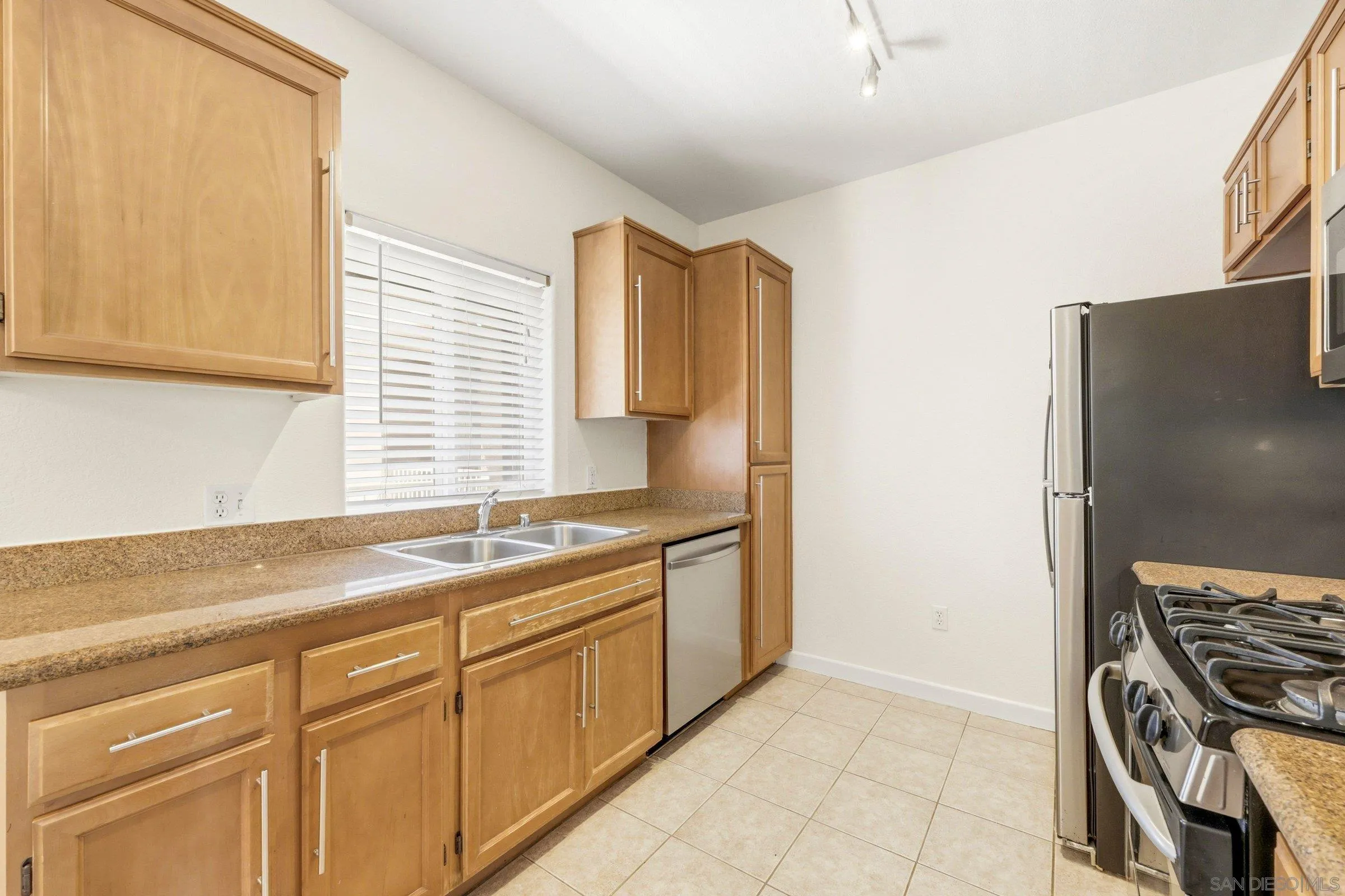 https://cdn.realtyfeed.com/cdn/127/260011208/3b1abff0f25724dd0c40fc603e5e44e0.webp