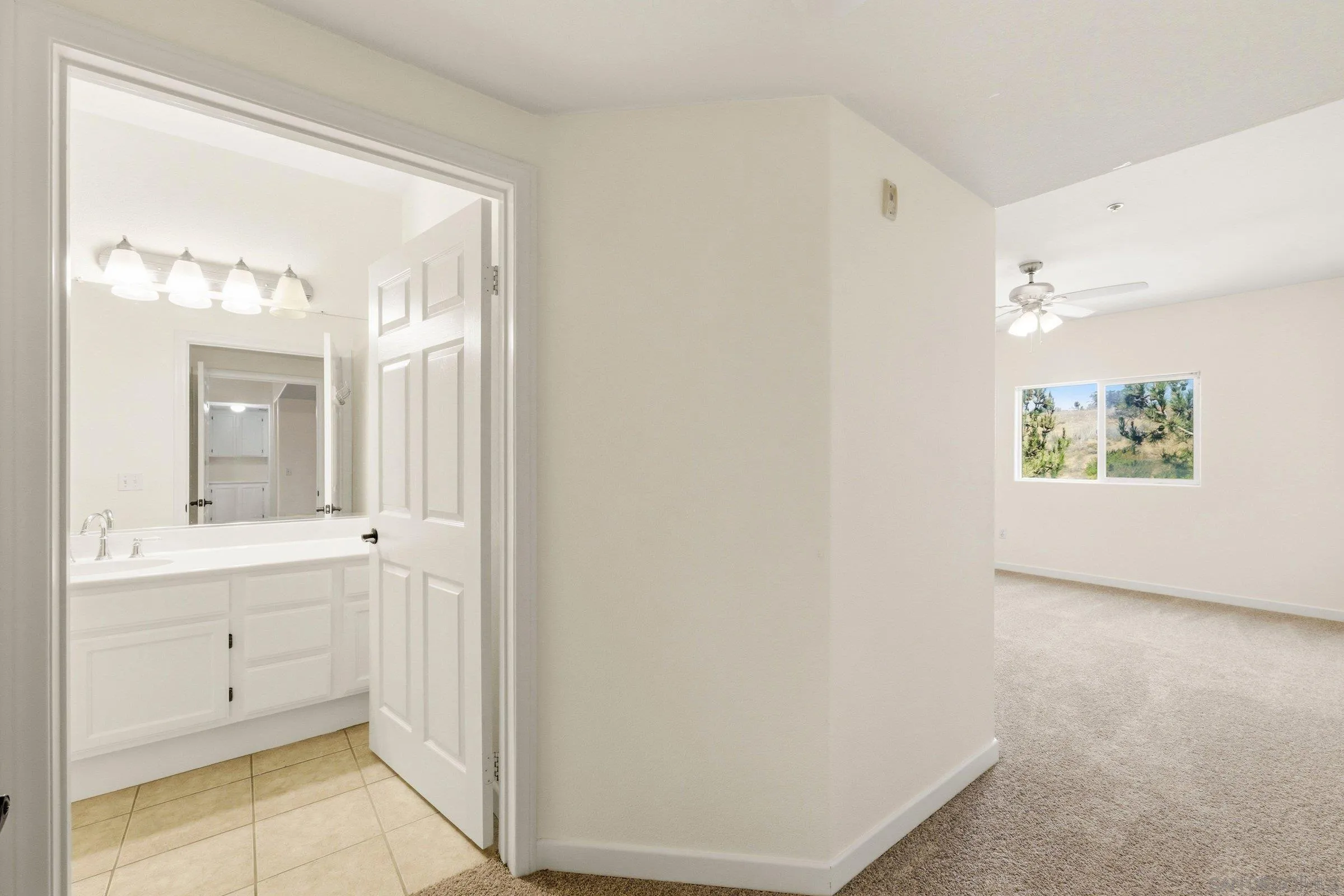 https://cdn.realtyfeed.com/cdn/127/260011208/5cb520286b4a50f0f7e8e02bafc0b644.webp