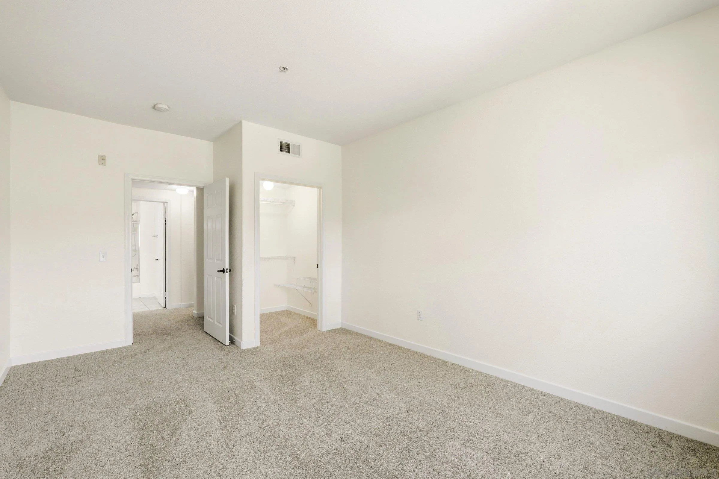 https://cdn.realtyfeed.com/cdn/127/260011208/ed3b533cbb045bc74dbbd06394157284.webp